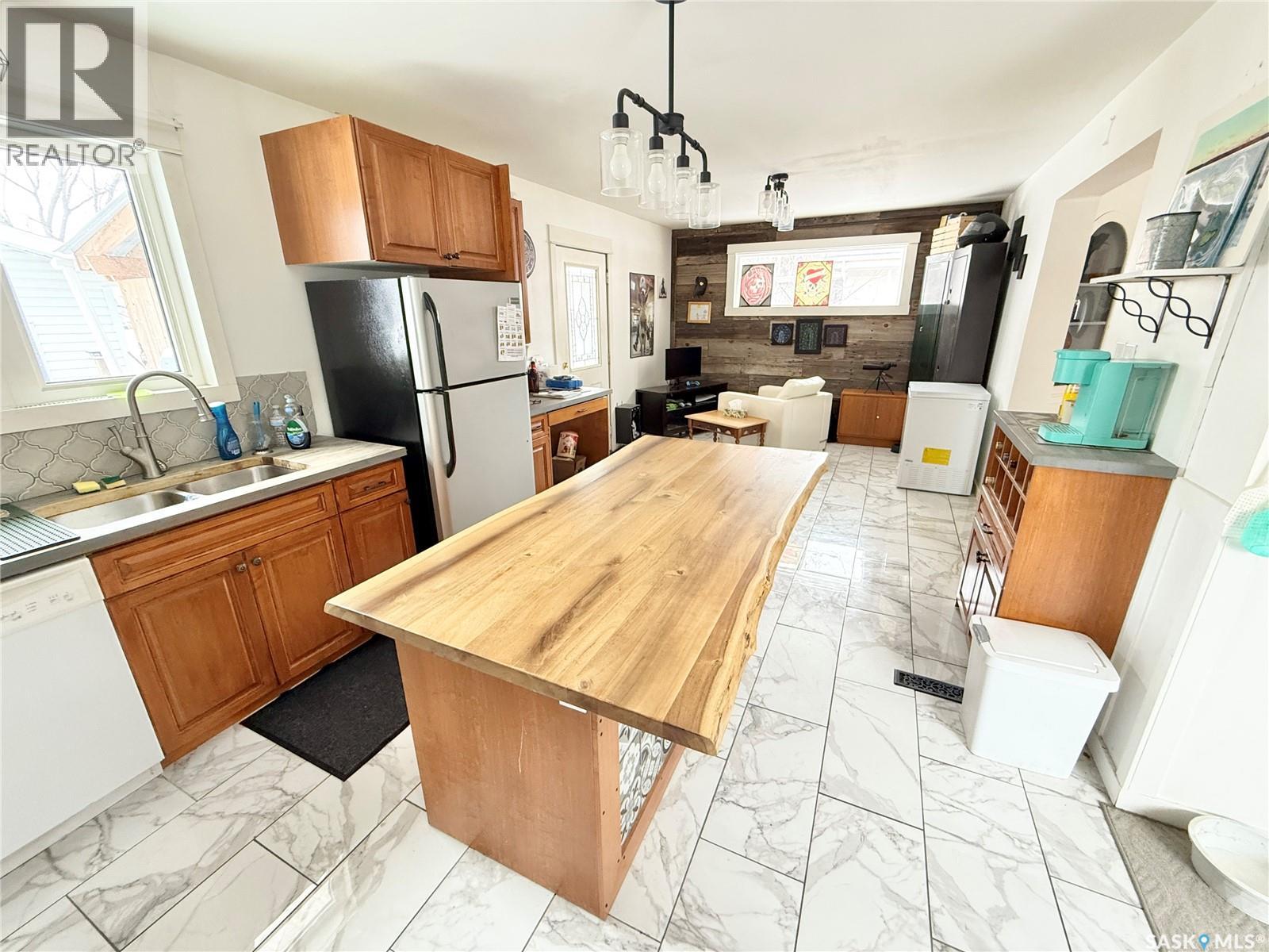 434 2nd Street, Weyburn, Saskatchewan  S4H 0V5 - Photo 19 - SK031775