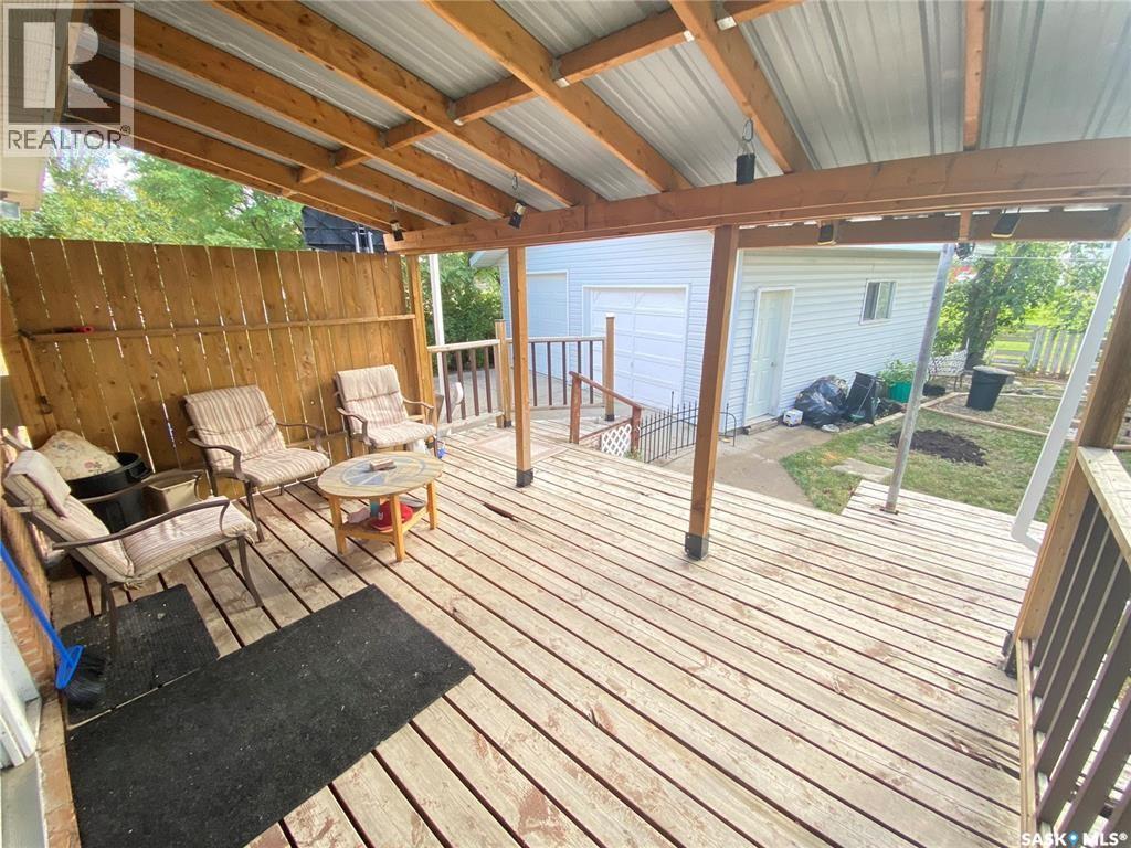 434 2nd Street, Weyburn, Saskatchewan  S4H 0V5 - Photo 2 - SK031775