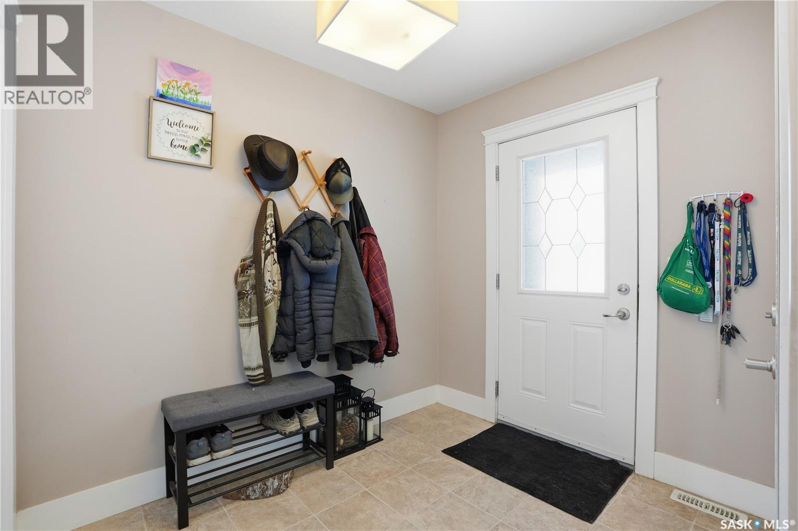 846 4th Street S, Martensville, Saskatchewan  S0K 0A2 - Photo 3 - SK031740