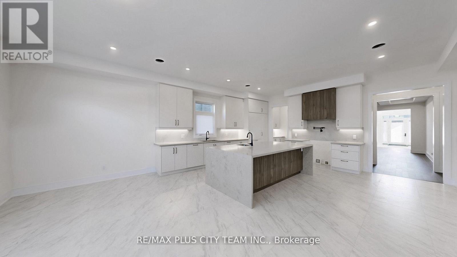 8 Saxby Farm Avenue, King, Ontario  L7B 1K5 - Photo 12 - N12944896