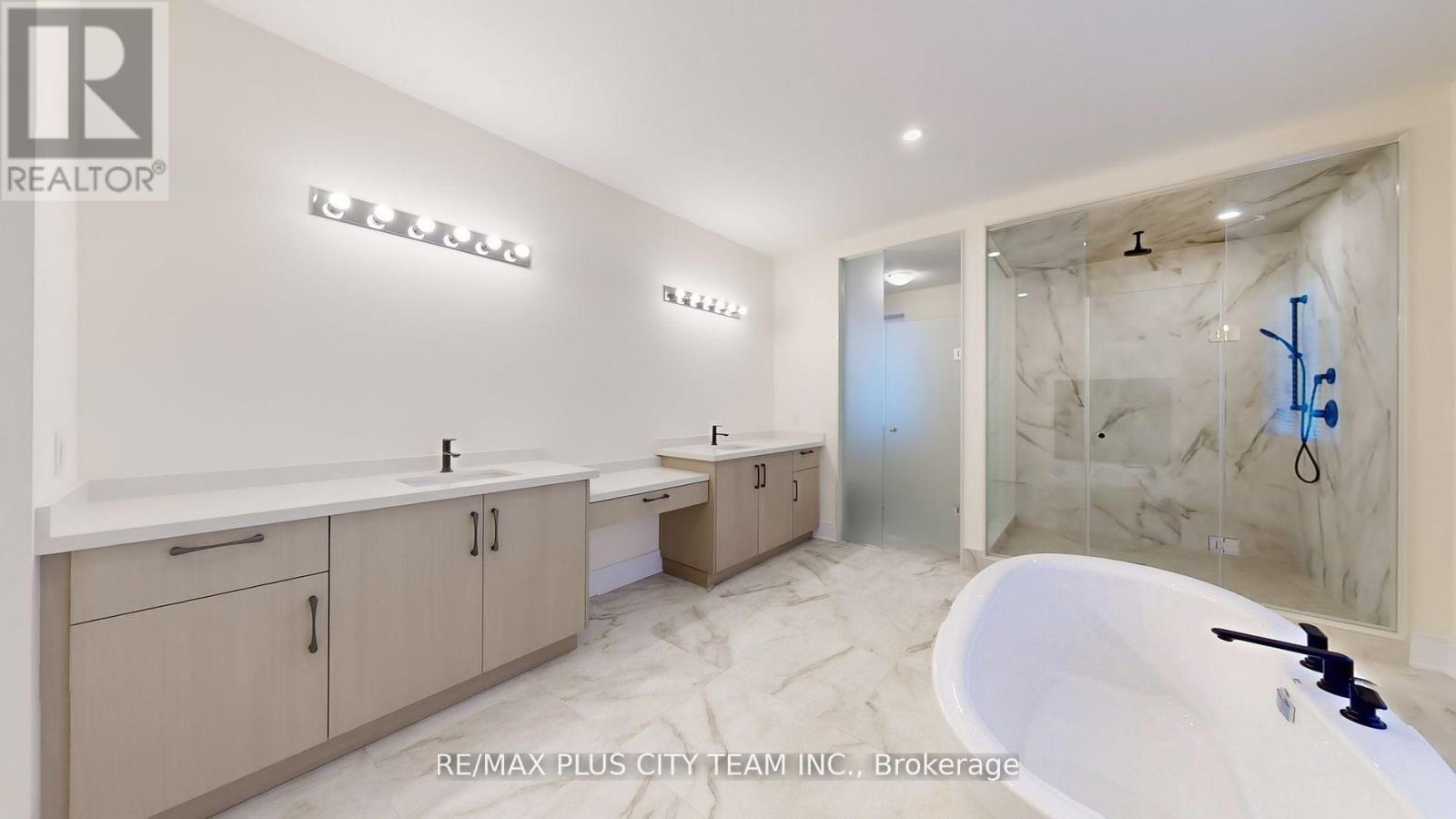 8 Saxby Farm Avenue, King, Ontario  L7B 1K5 - Photo 25 - N12944896