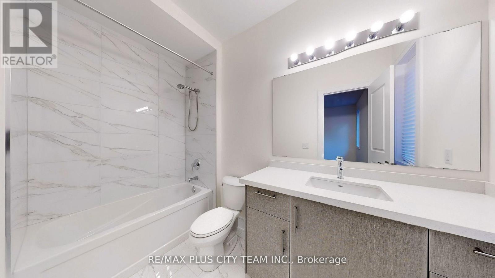 8 Saxby Farm Avenue, King, Ontario  L7B 1K5 - Photo 30 - N12944896