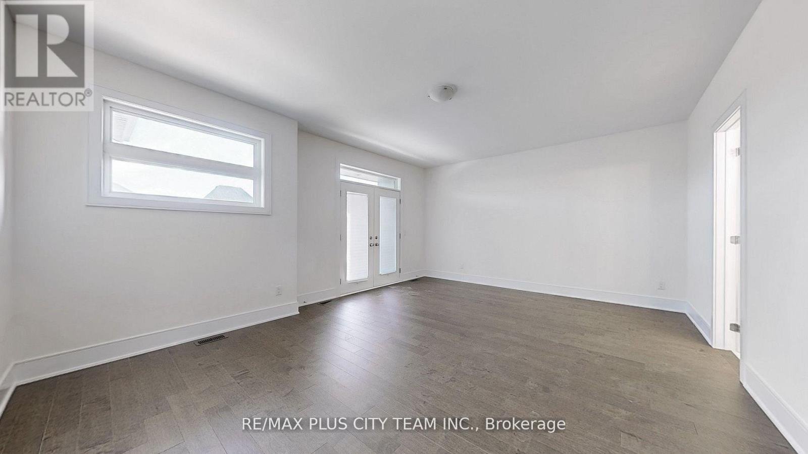 8 Saxby Farm Avenue, King, Ontario  L7B 1K5 - Photo 32 - N12944896