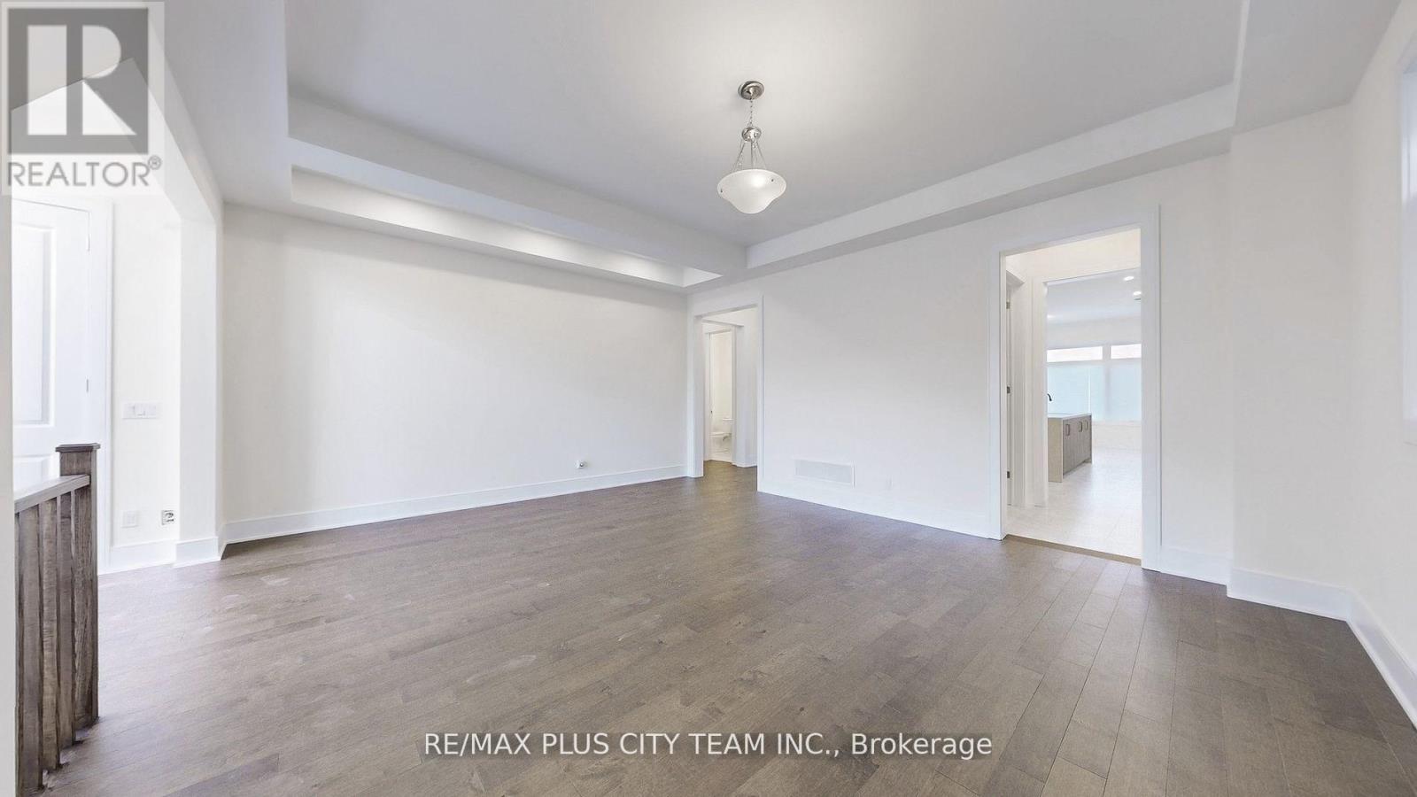 8 Saxby Farm Avenue, King, Ontario  L7B 1K5 - Photo 8 - N12944896