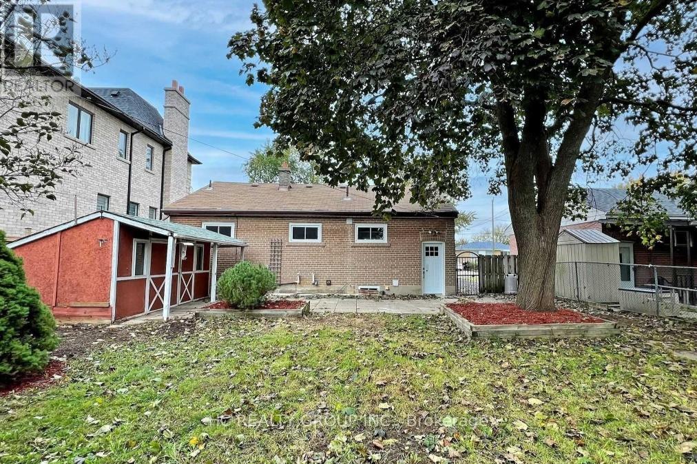 101 Cartier Crescent, Richmond Hill, Ontario  L4C 2N3 - Photo 15 - N12944932