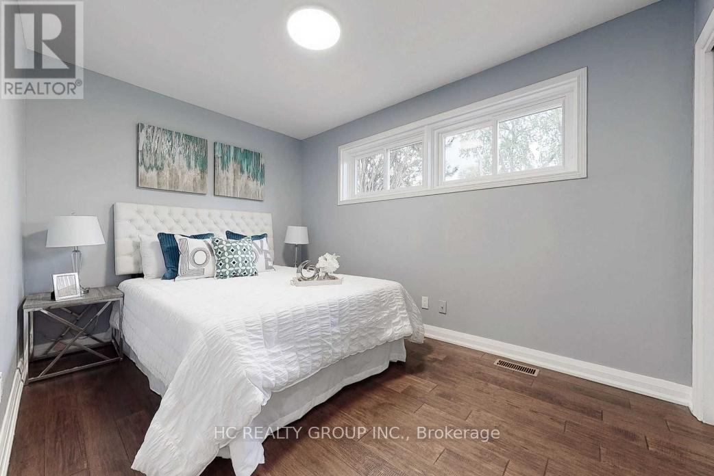 101 Cartier Crescent, Richmond Hill, Ontario  L4C 2N3 - Photo 6 - N12944932