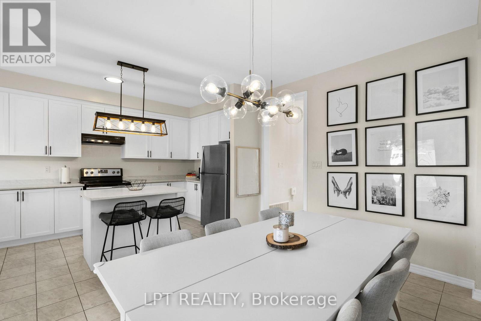 117 Taucar Gate, Bradford West Gwillimbury (Bradford), Ontario  L3Z 0V8 - Photo 7 - N12945014