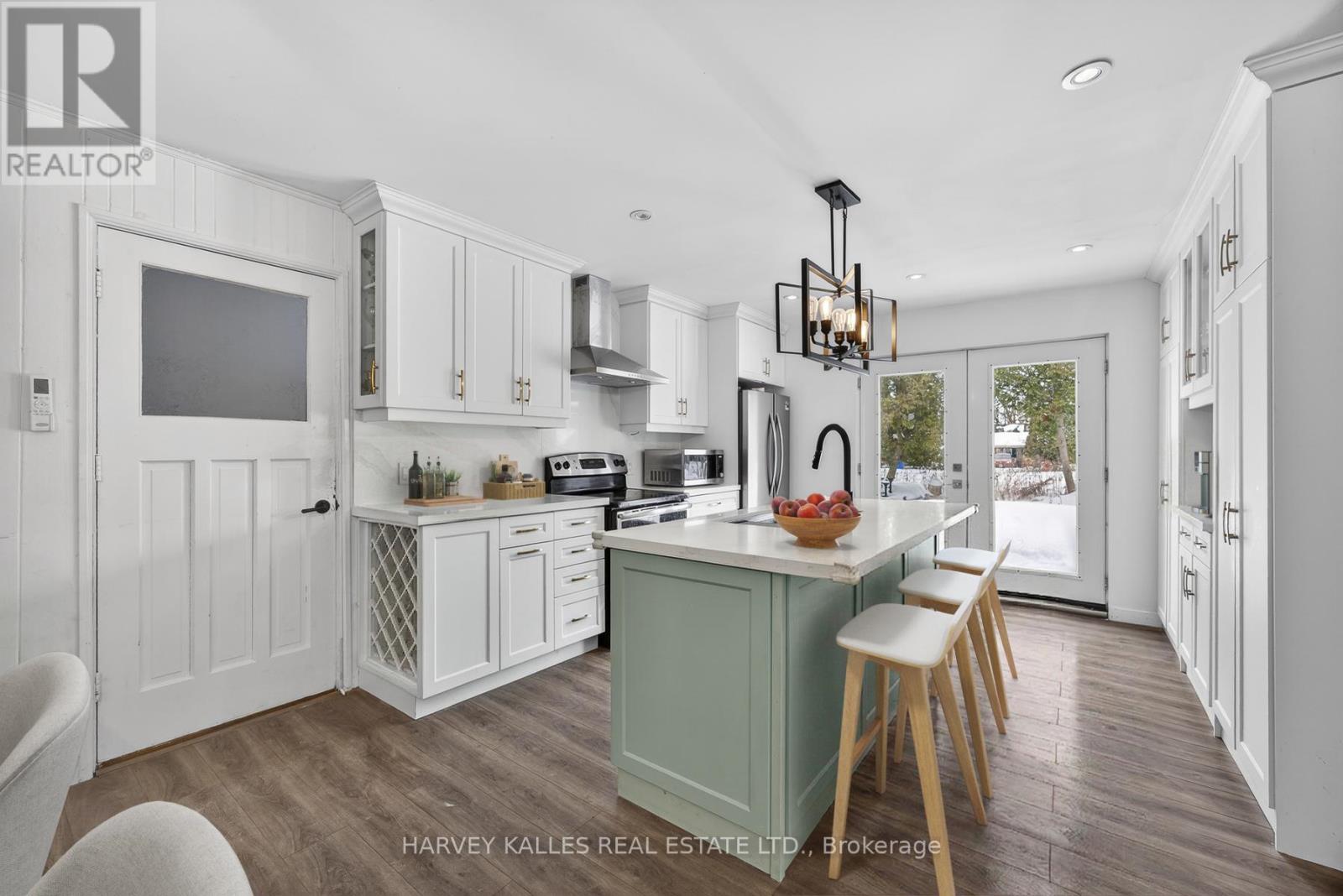 22 Second Street, Georgina, Ontario  L0E 1E0 - Photo 8 - N12945038