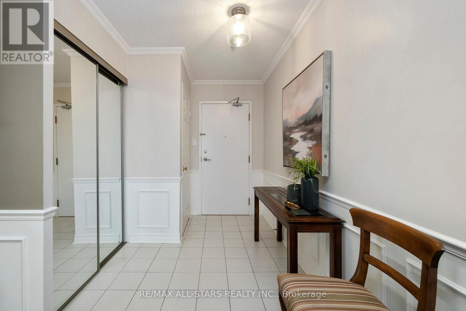 218 - 25 Austin Drive, Markham, Ontario  L3R 8H4 - Photo 2 - N12945106