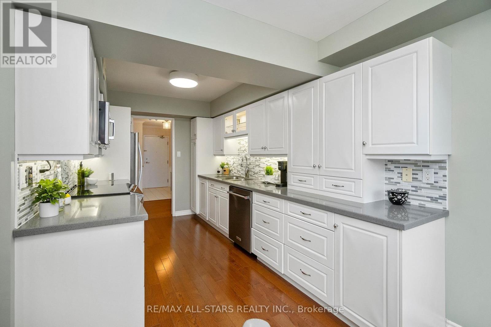 218 - 25 Austin Drive, Markham, Ontario  L3R 8H4 - Photo 8 - N12945106