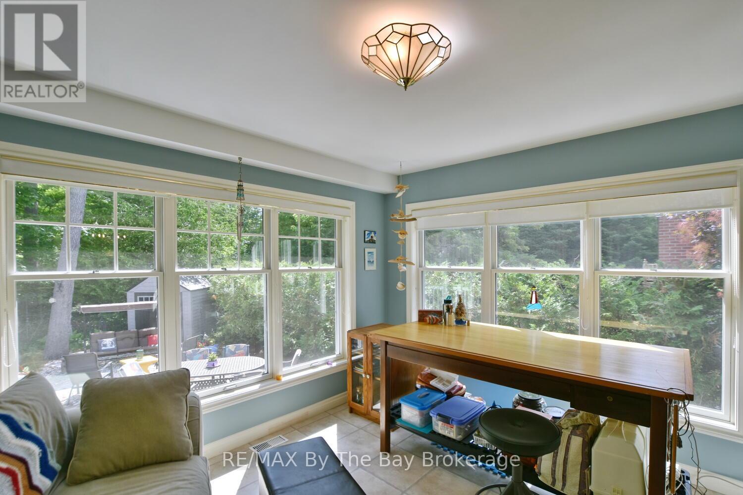 1327 River Road E, Wasaga Beach, Ontario  L9Z 2R7 - Photo 17 - S12941550