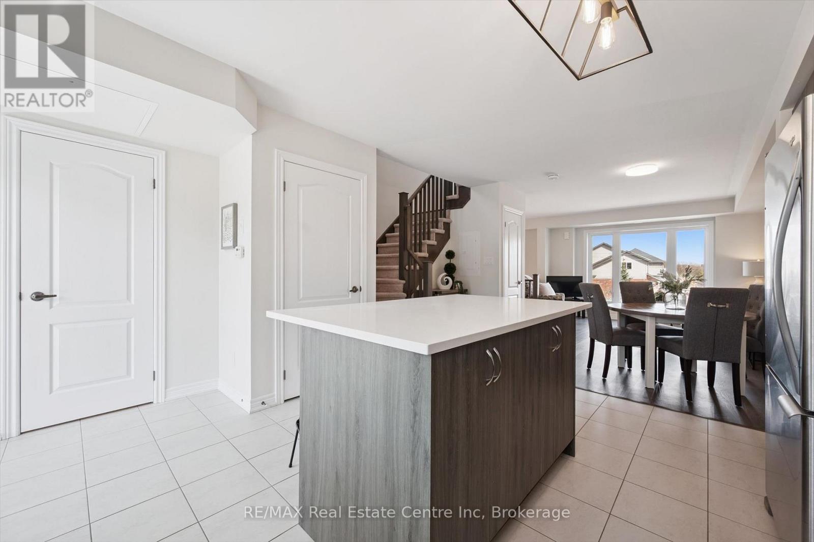 9 - 126 Watson Parkway N, Guelph, Ontario  N1E 0P6 - Photo 15 - X12945230