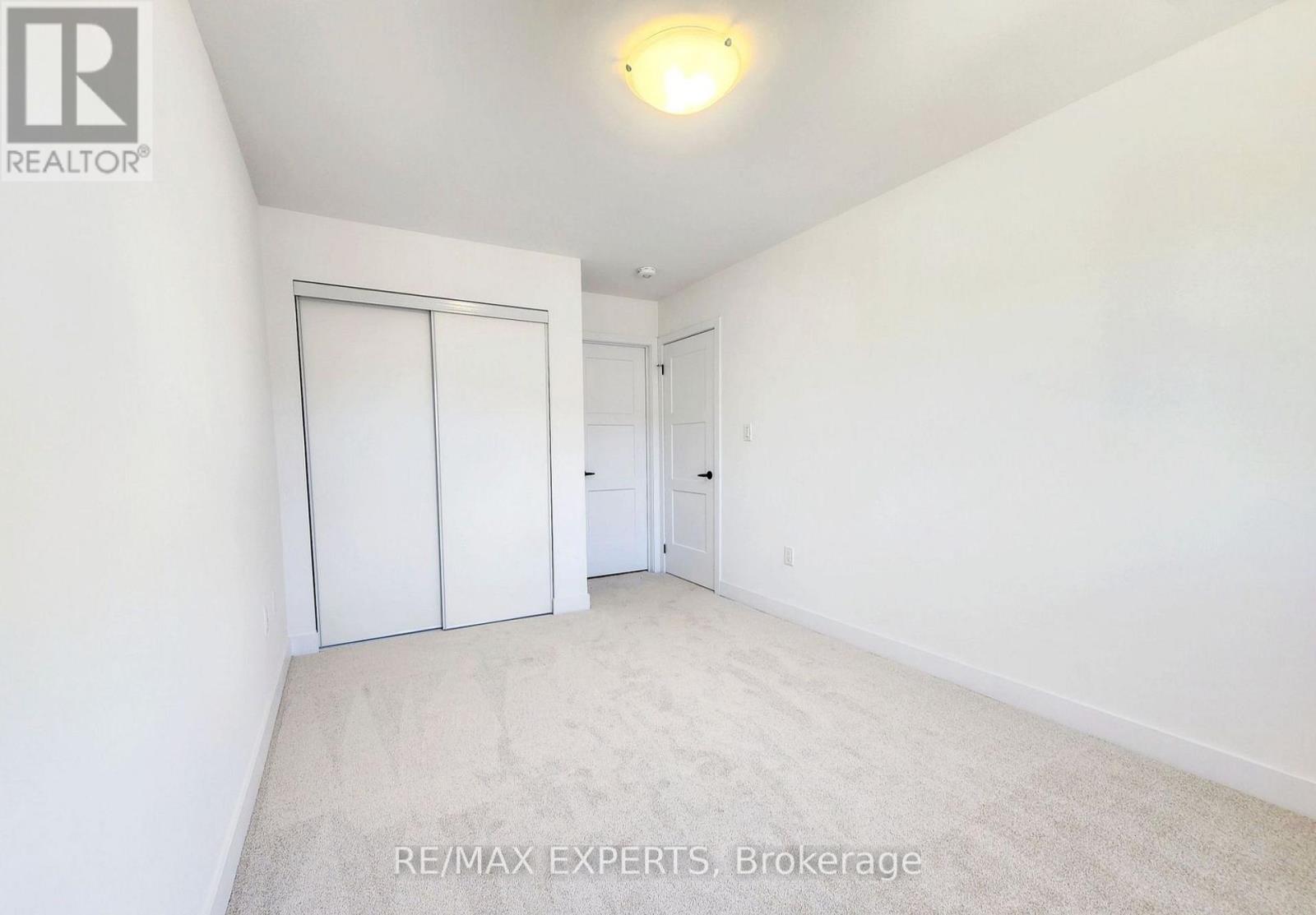 32 Silo Mews, Barrie, Ontario  L9J 0C2 - Photo 10 - S12945146