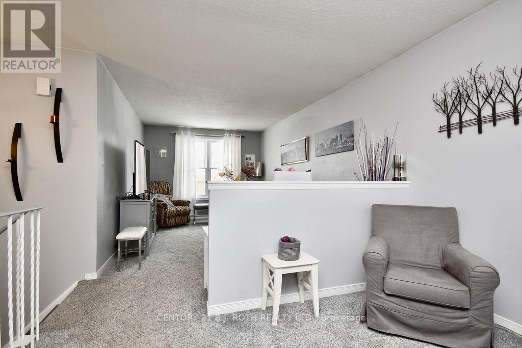 47 D'ambrosio Drive, Barrie (Painswick North), Ontario  L4N 6V6 - Photo 5 - S12945258