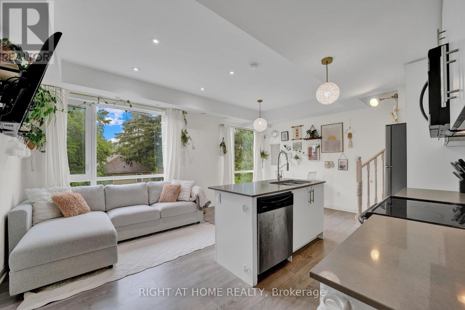 312 - 639 Lawrence Avenue W, Toronto, Ontario  M6A 1A9 - Photo 3 - C12945296