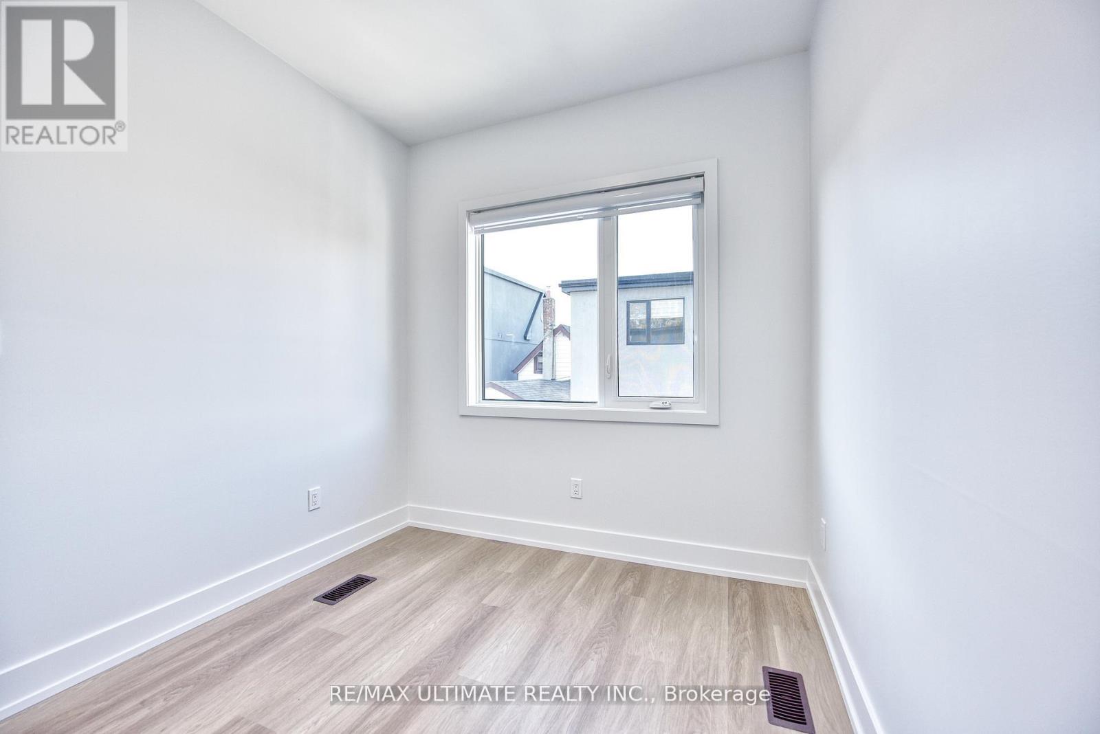 Laneway - 385 Mcroberts Avenue, Toronto, Ontario  M6E 4R1 - Photo 14 - W12944894