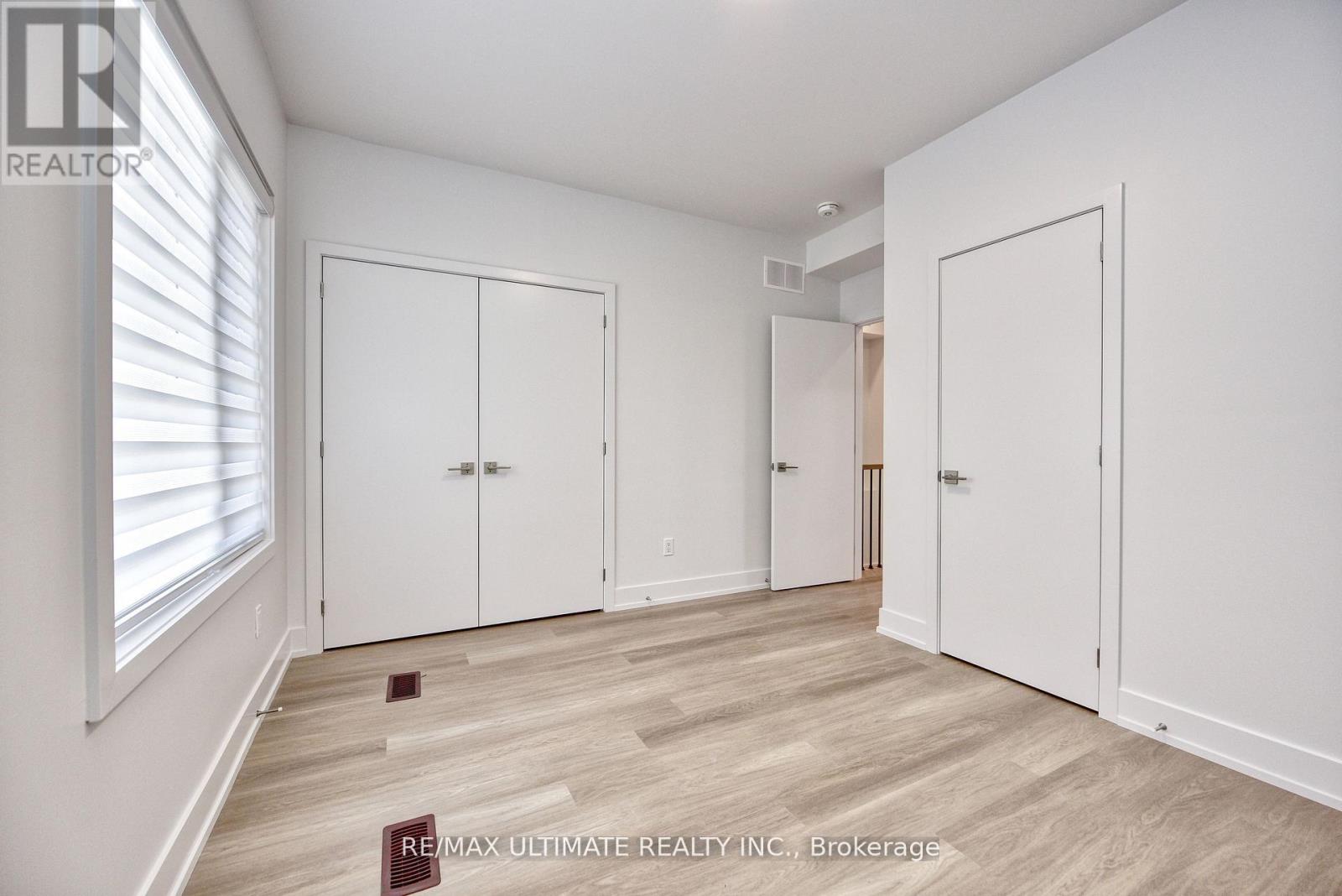 Laneway - 385 Mcroberts Avenue, Toronto, Ontario  M6E 4R1 - Photo 17 - W12944894