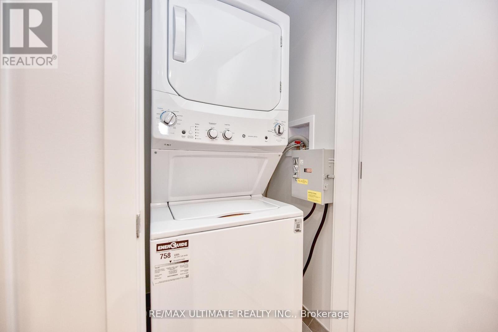 Laneway - 385 Mcroberts Avenue, Toronto, Ontario  M6E 4R1 - Photo 19 - W12944894