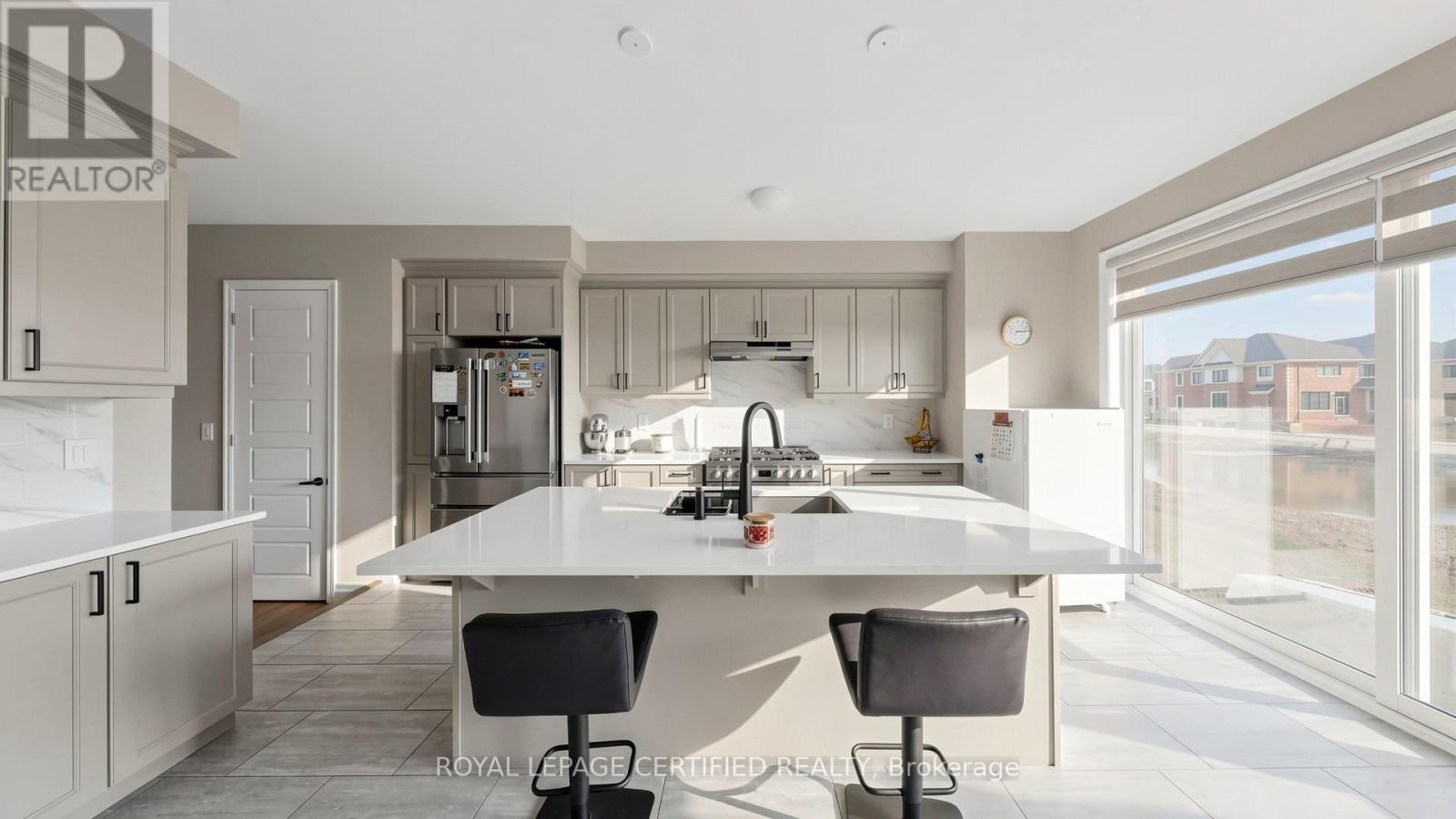 361 Marigold Crescent, Milton, Ontario  L9T 2X5 - Photo 6 - W12944910