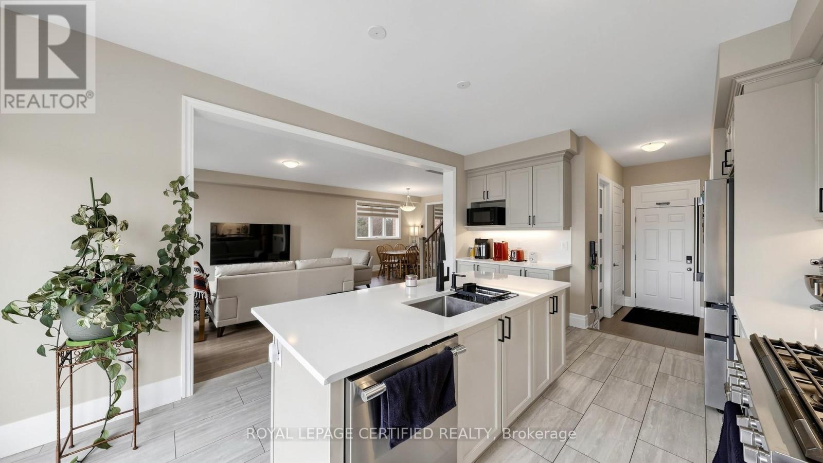 361 Marigold Crescent, Milton, Ontario  L9T 2X5 - Photo 9 - W12944910