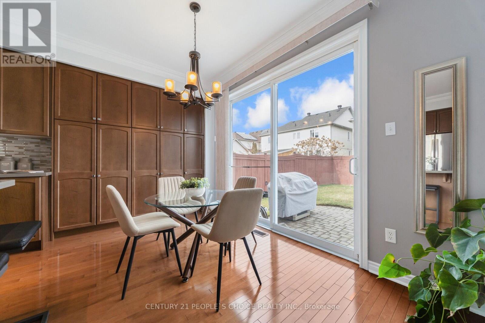 7107 Appletree Lane, Mississauga, Ontario  L5W 1W5 - Photo 17 - W12944912