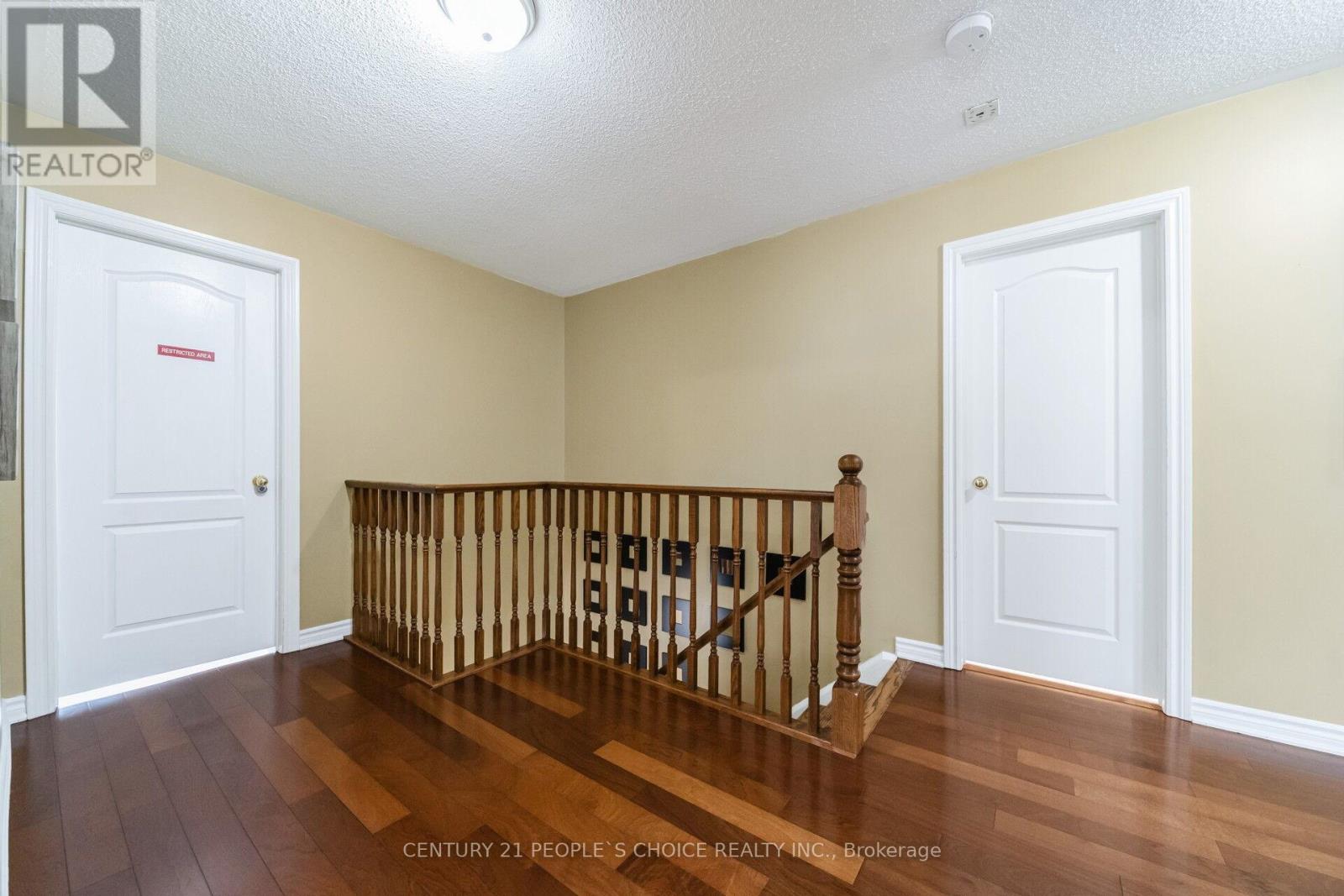 7107 Appletree Lane, Mississauga, Ontario  L5W 1W5 - Photo 25 - W12944912