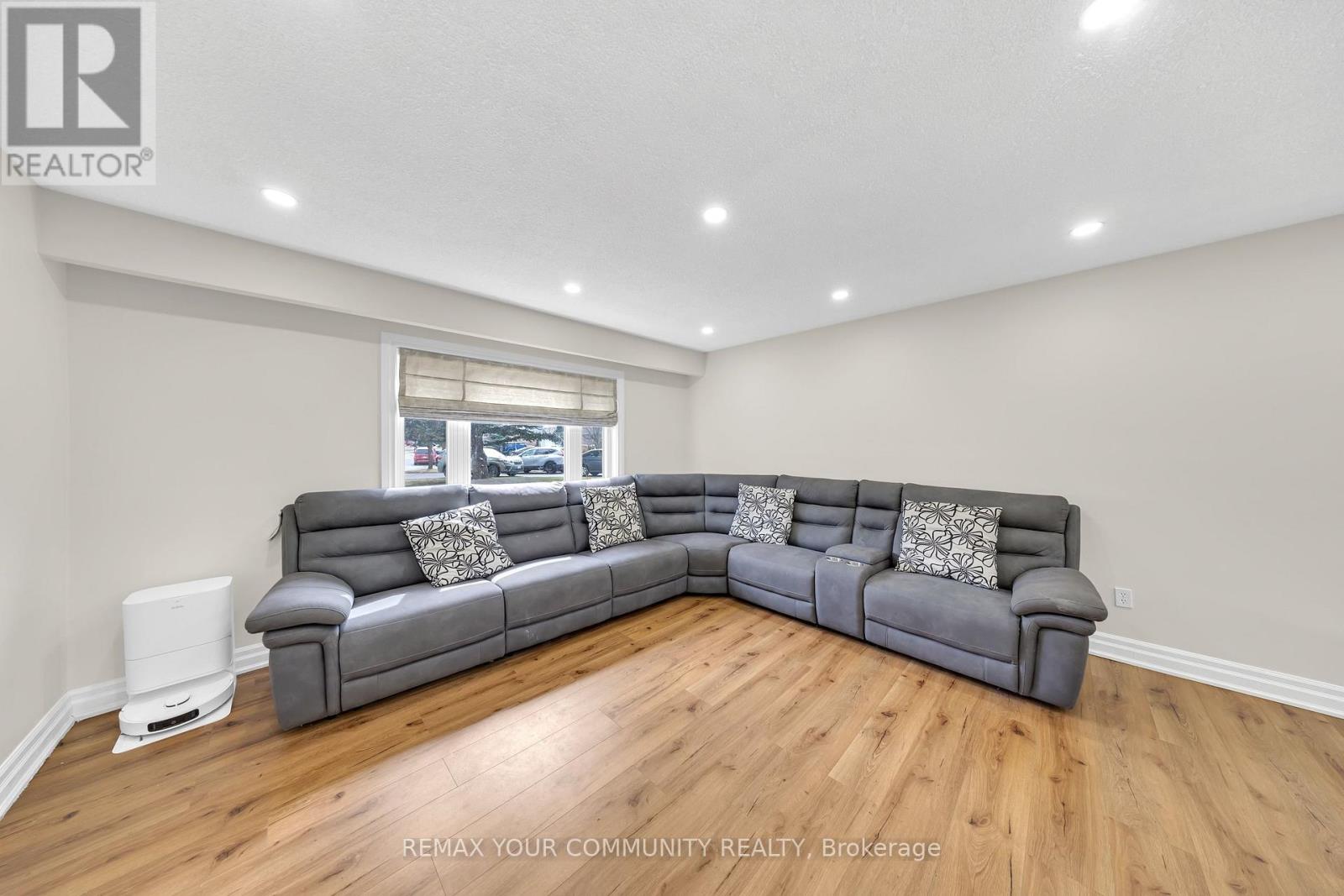 22 Madelaine Crescent, Brampton, Ontario  L6S 2Y9 - Photo 10 - W12944916