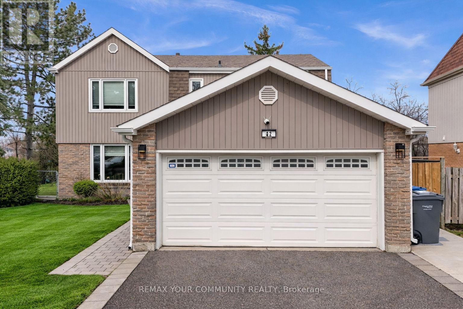 22 Madelaine Crescent, Brampton, Ontario  L6S 2Y9 - Photo 2 - W12944916