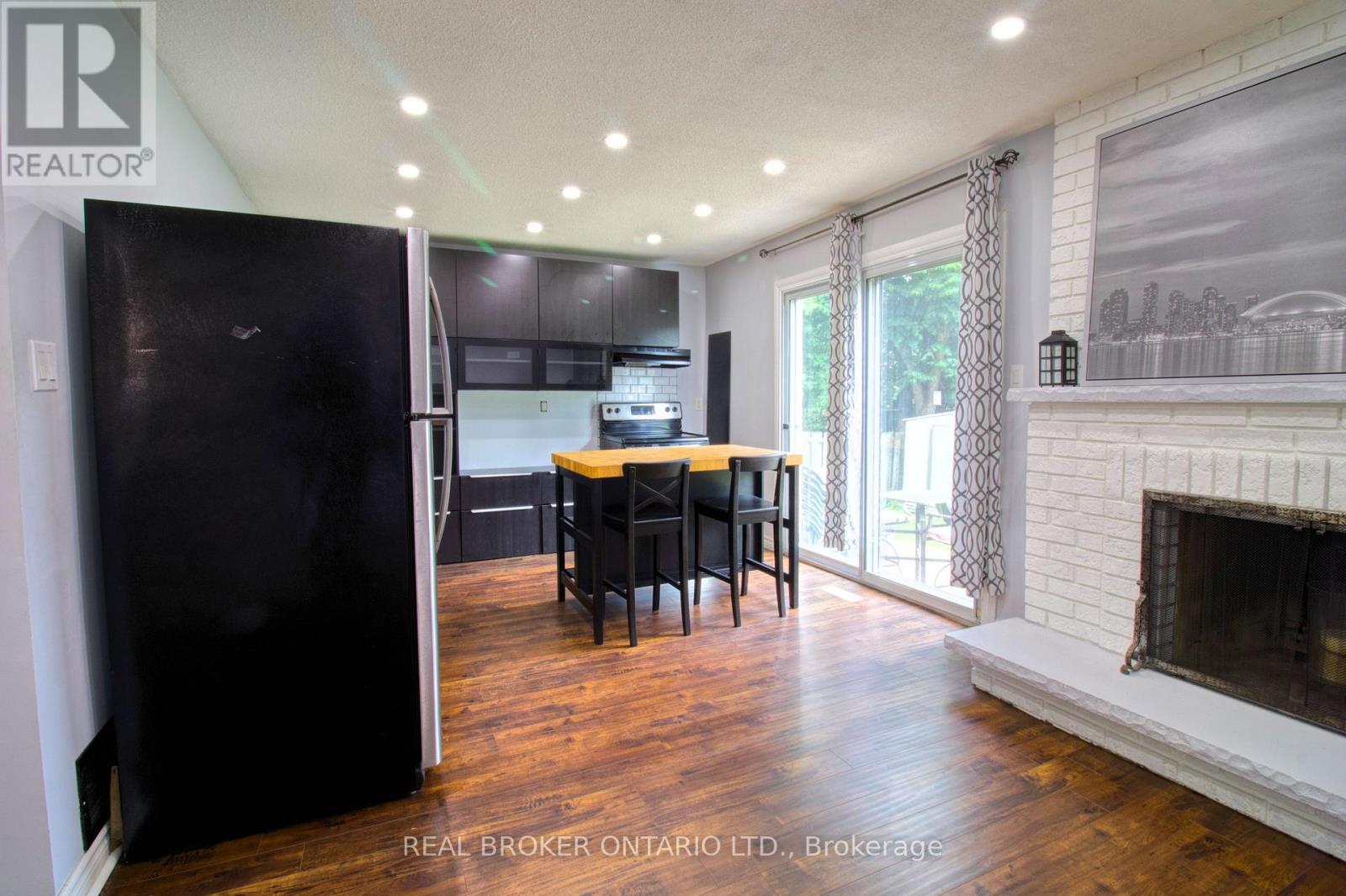 Ground - 25 Panorama Crescent, Brampton, Ontario  L6S 3T7 - Photo 2 - W12944940