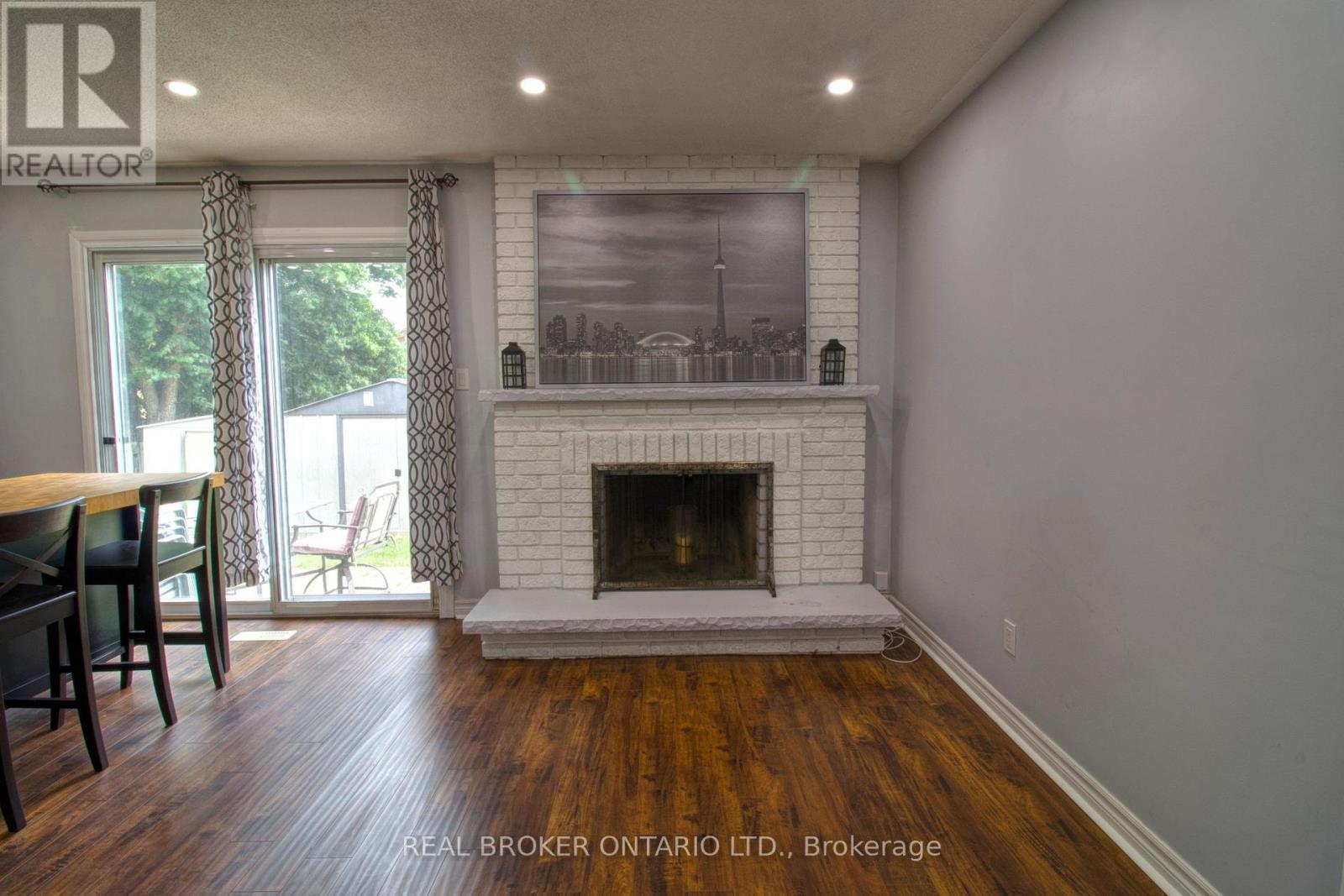 Ground - 25 Panorama Crescent, Brampton, Ontario  L6S 3T7 - Photo 7 - W12944940