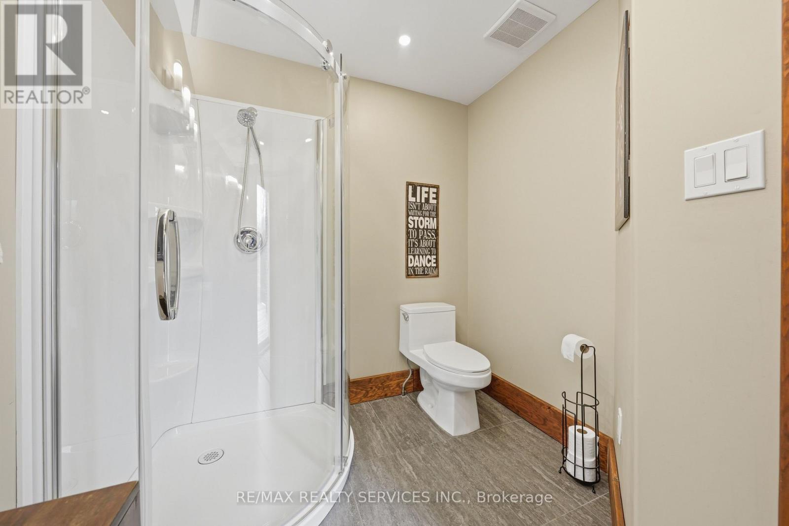 2 Maple Avenue, Caledon, Ontario  L7C 1K5 - Photo 23 - W12944958