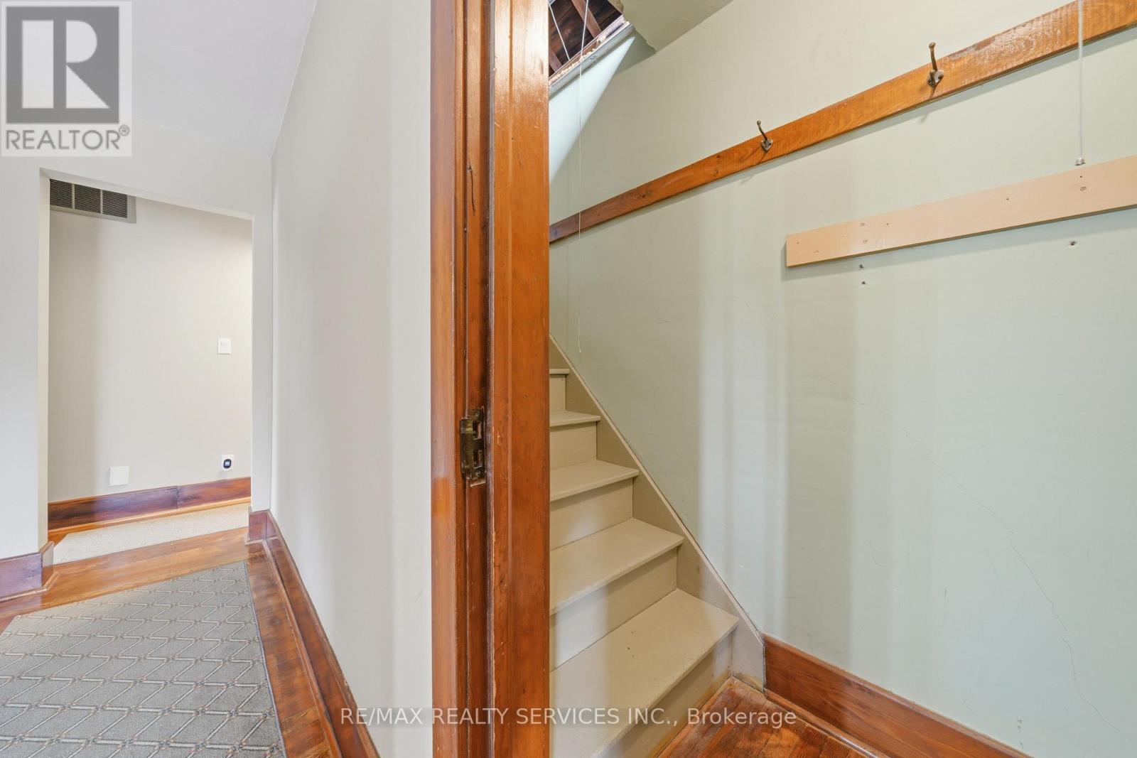 2 Maple Avenue, Caledon, Ontario  L7C 1K5 - Photo 36 - W12944958