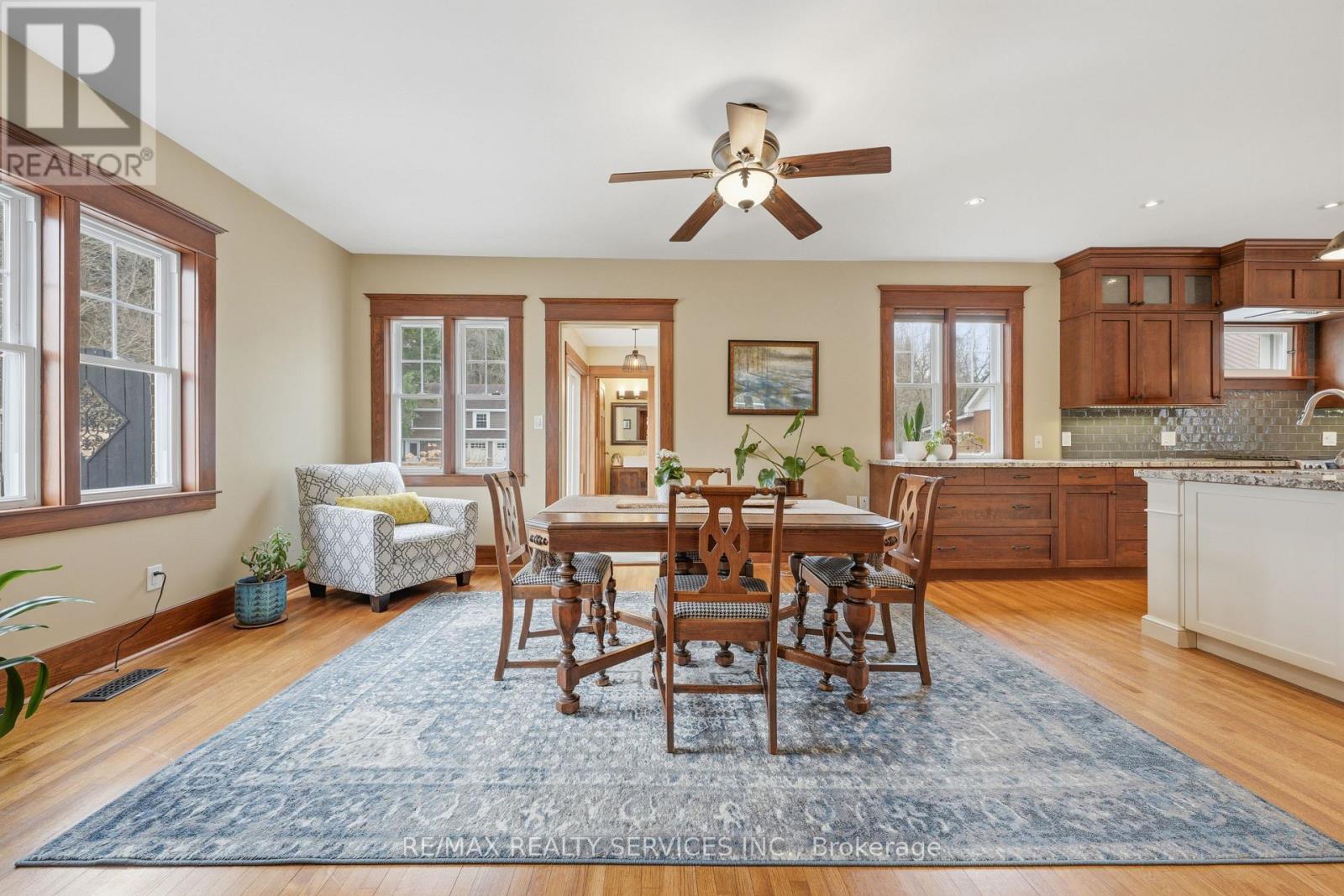 2 Maple Avenue, Caledon, Ontario  L7C 1K5 - Photo 8 - W12944958