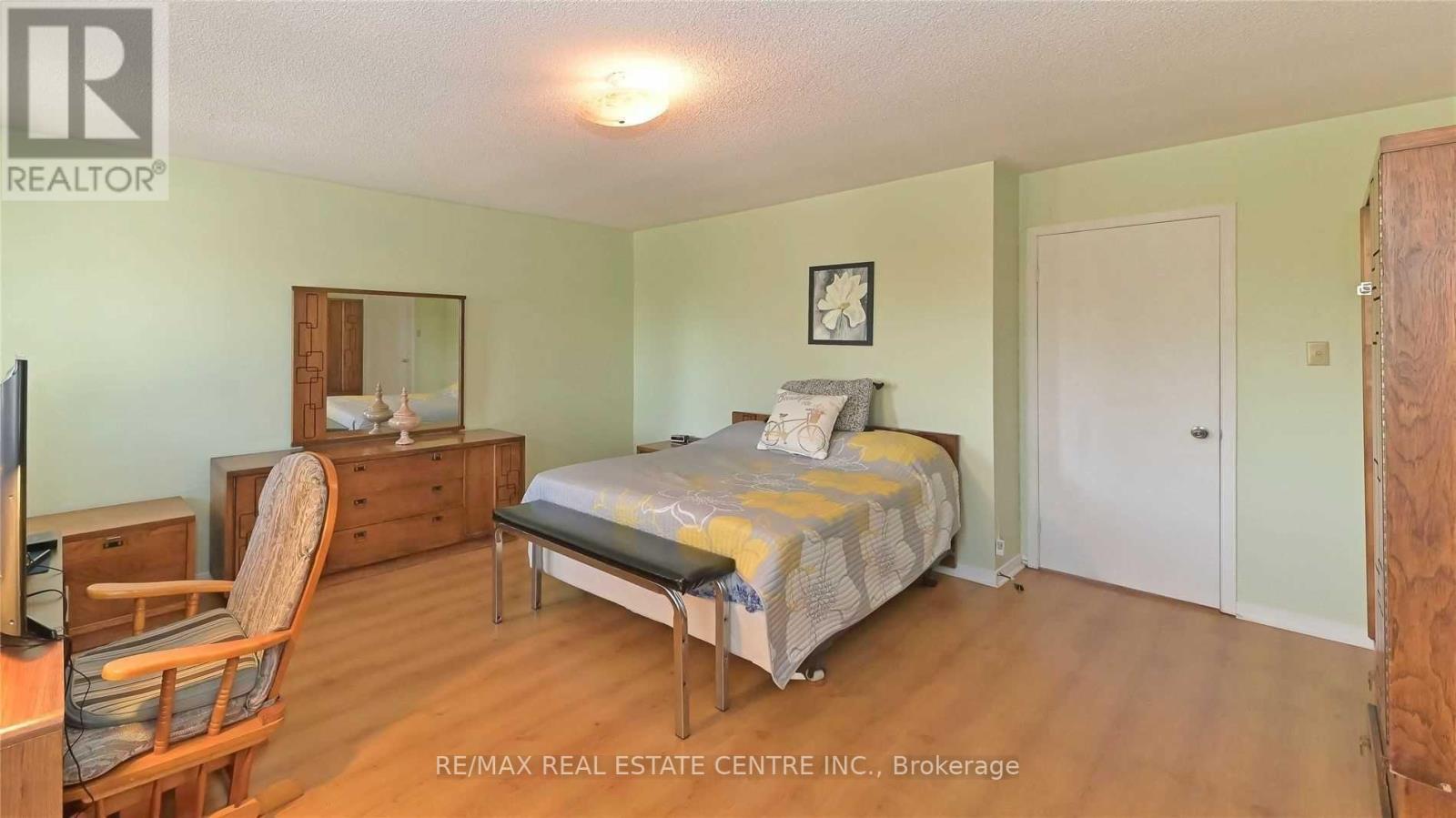 45 Faywood Drive, Brampton, Ontario  L6Y 4K3 - Photo 10 - W12944960