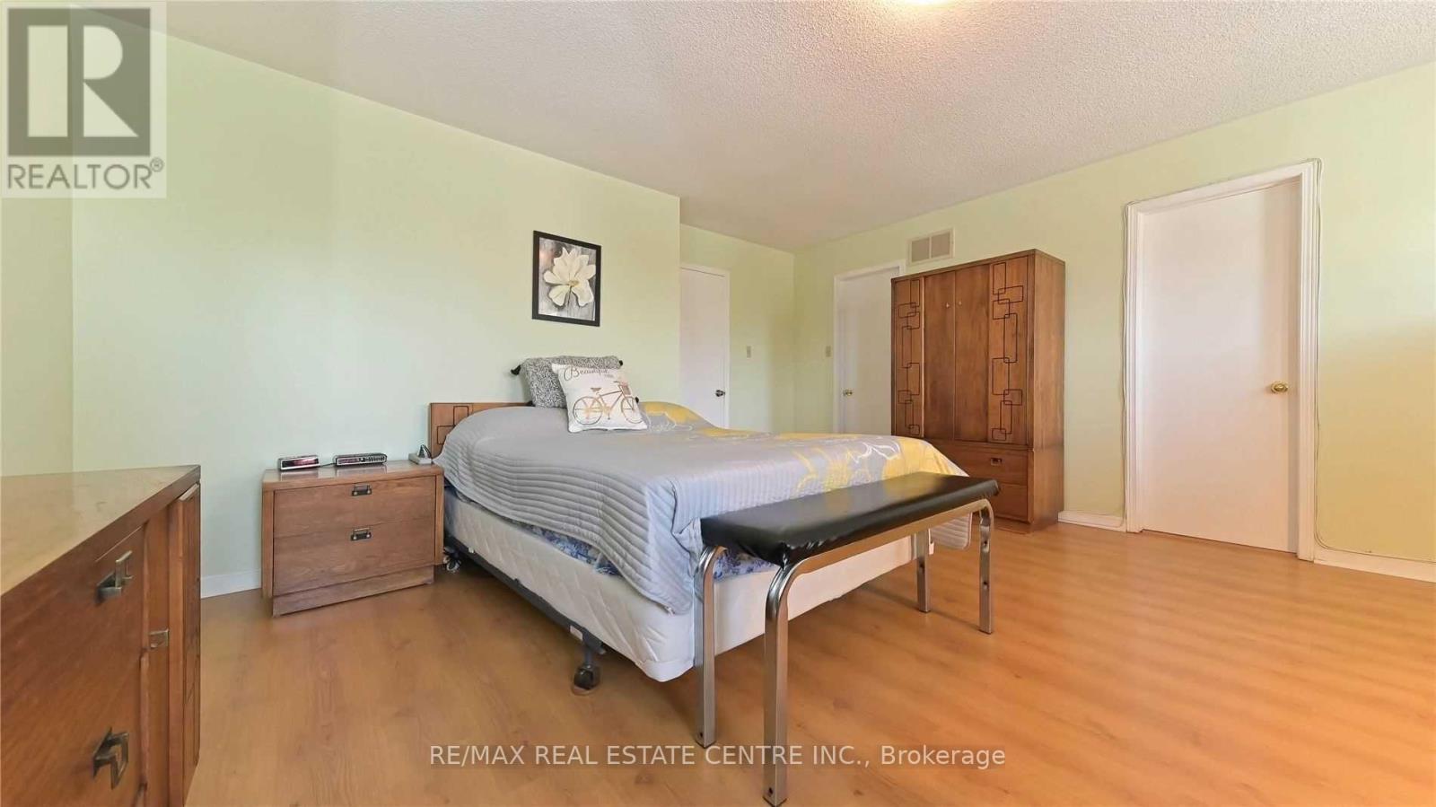 45 Faywood Drive, Brampton, Ontario  L6Y 4K3 - Photo 11 - W12944960