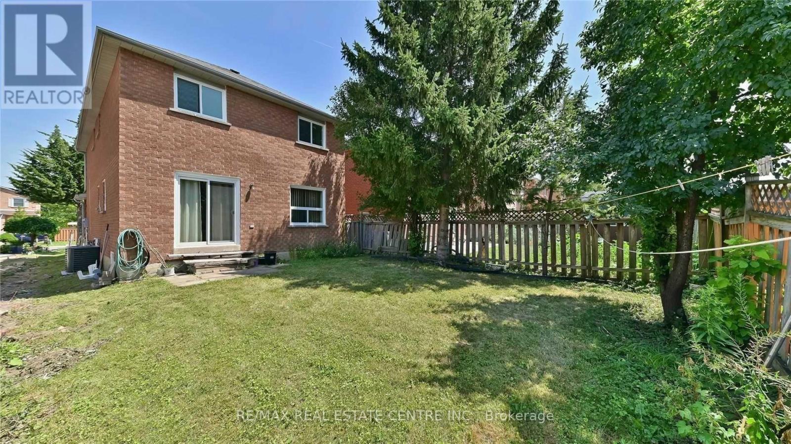 45 Faywood Drive, Brampton, Ontario  L6Y 4K3 - Photo 17 - W12944960