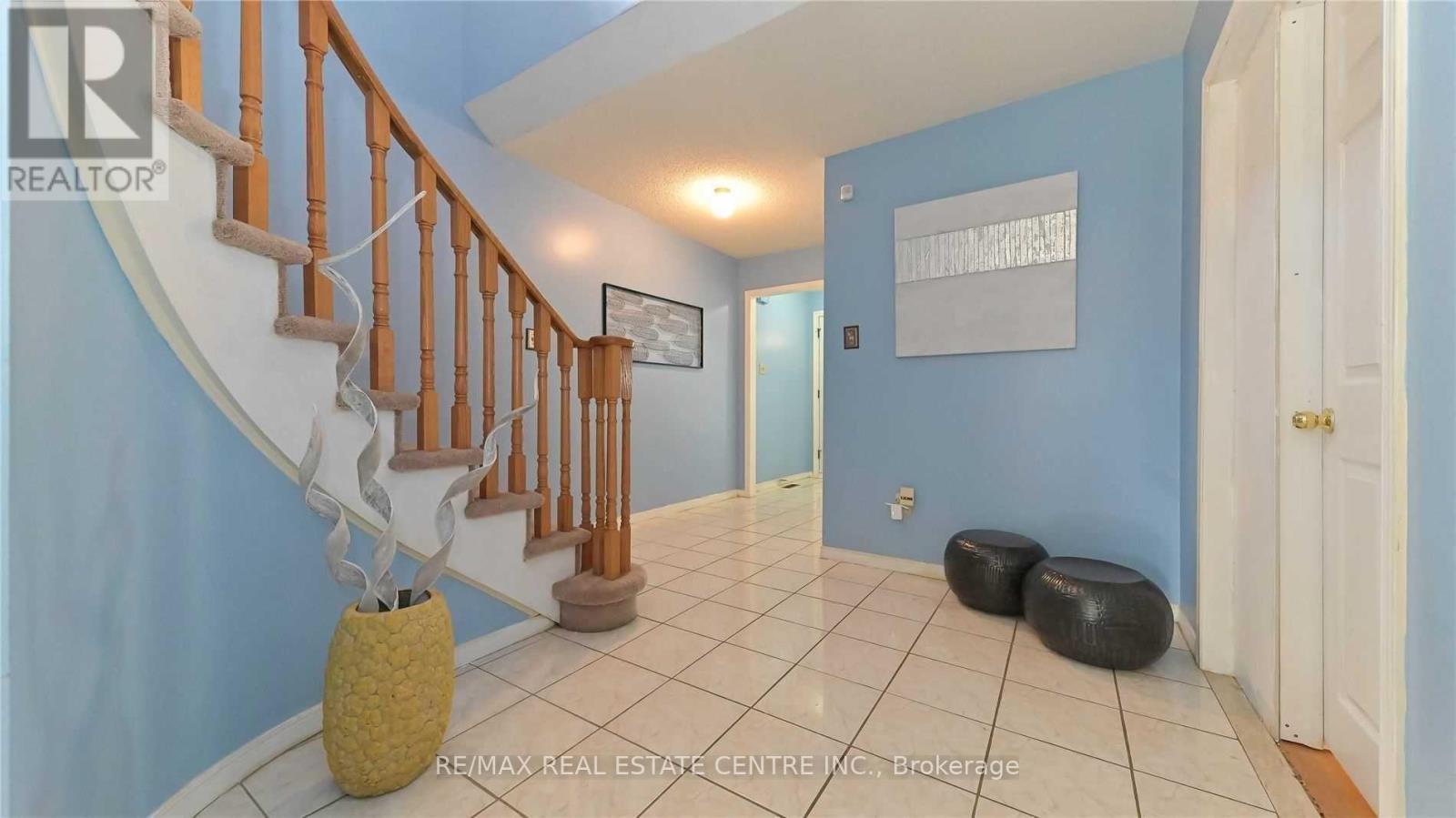 45 Faywood Drive, Brampton, Ontario  L6Y 4K3 - Photo 3 - W12944960