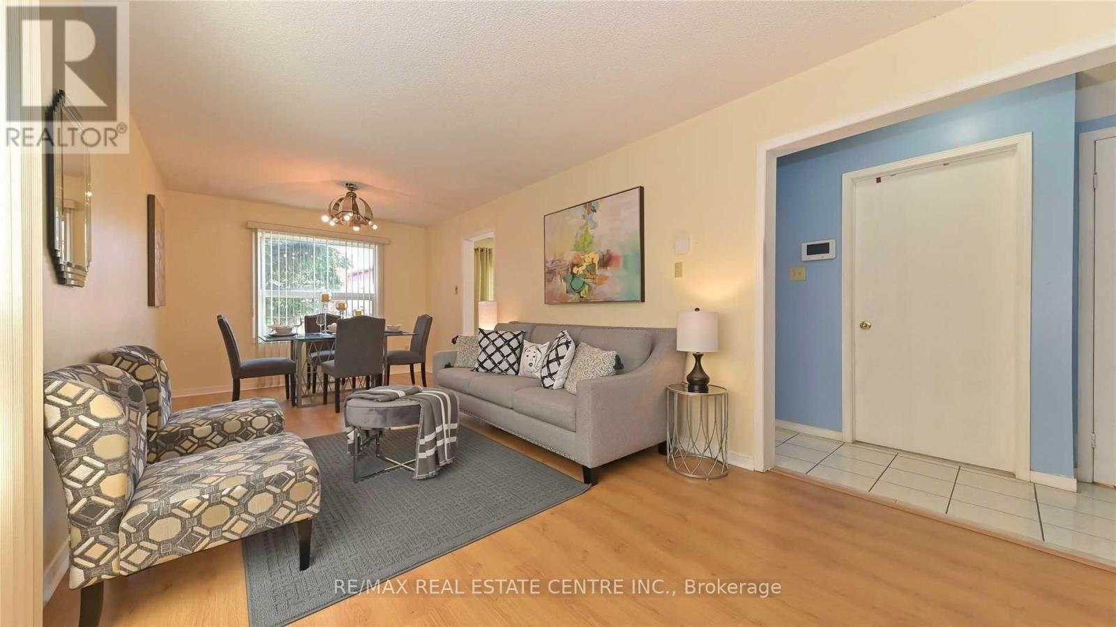 45 Faywood Drive, Brampton, Ontario  L6Y 4K3 - Photo 5 - W12944960