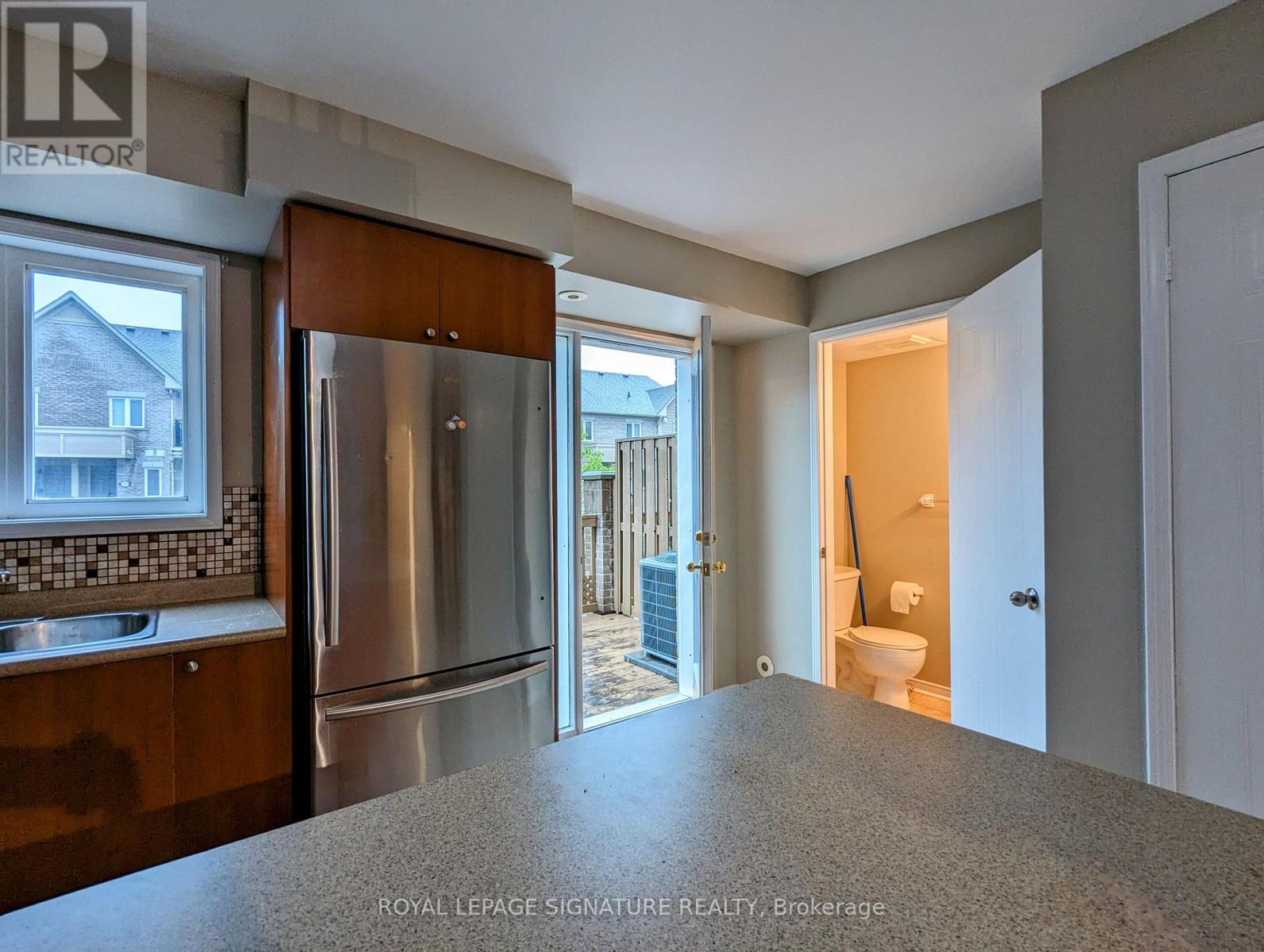 19 - 4861 Halfmoon Grove S, Mississauga, Ontario  L5M 7P7 - Photo 9 - W12945060