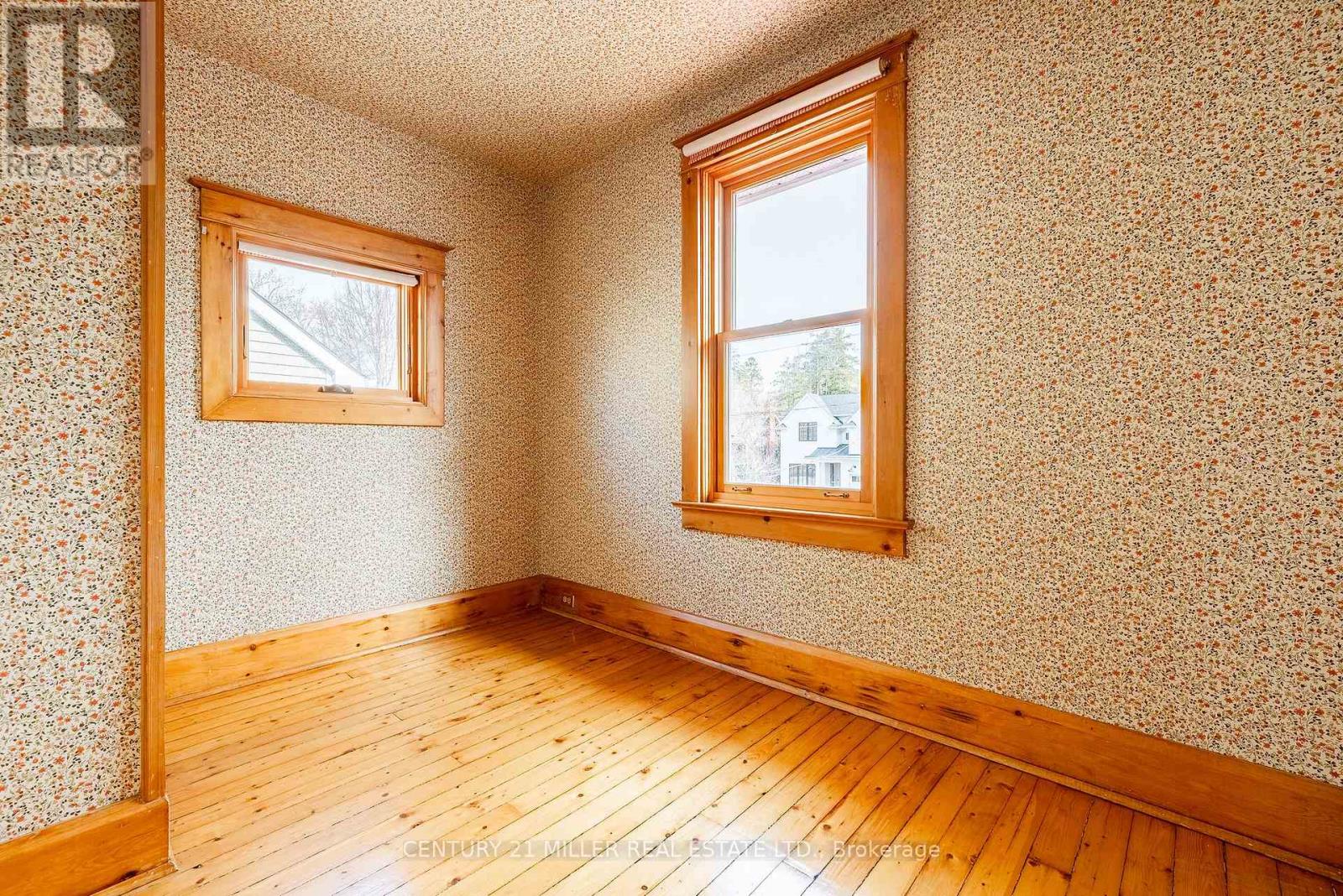 176 Douglas Avenue, Oakville, Ontario  L6J 3S1 - Photo 23 - W12945066