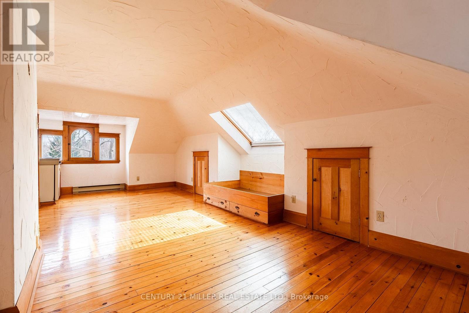 176 Douglas Avenue, Oakville, Ontario  L6J 3S1 - Photo 27 - W12945066