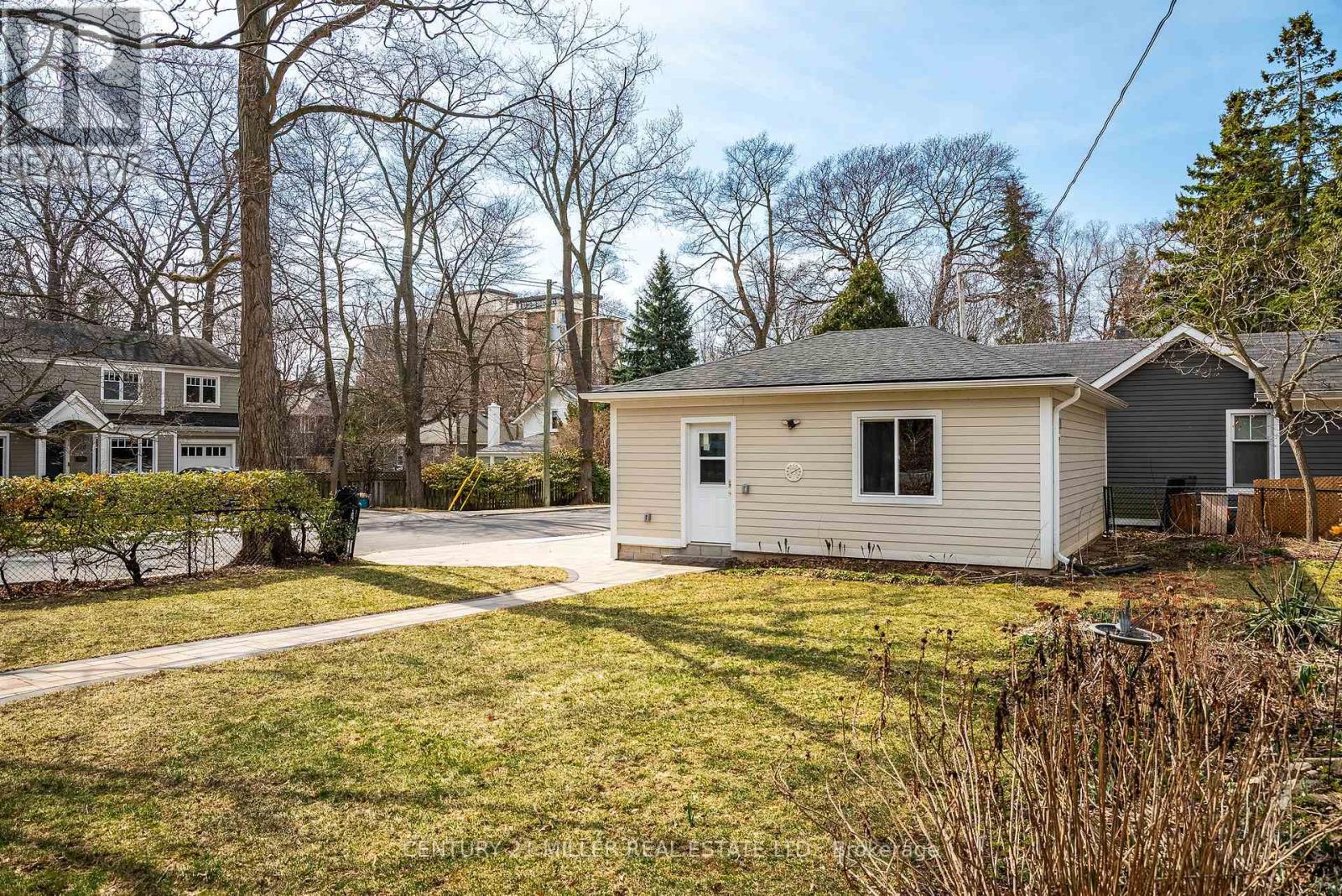 176 Douglas Avenue, Oakville, Ontario  L6J 3S1 - Photo 34 - W12945066