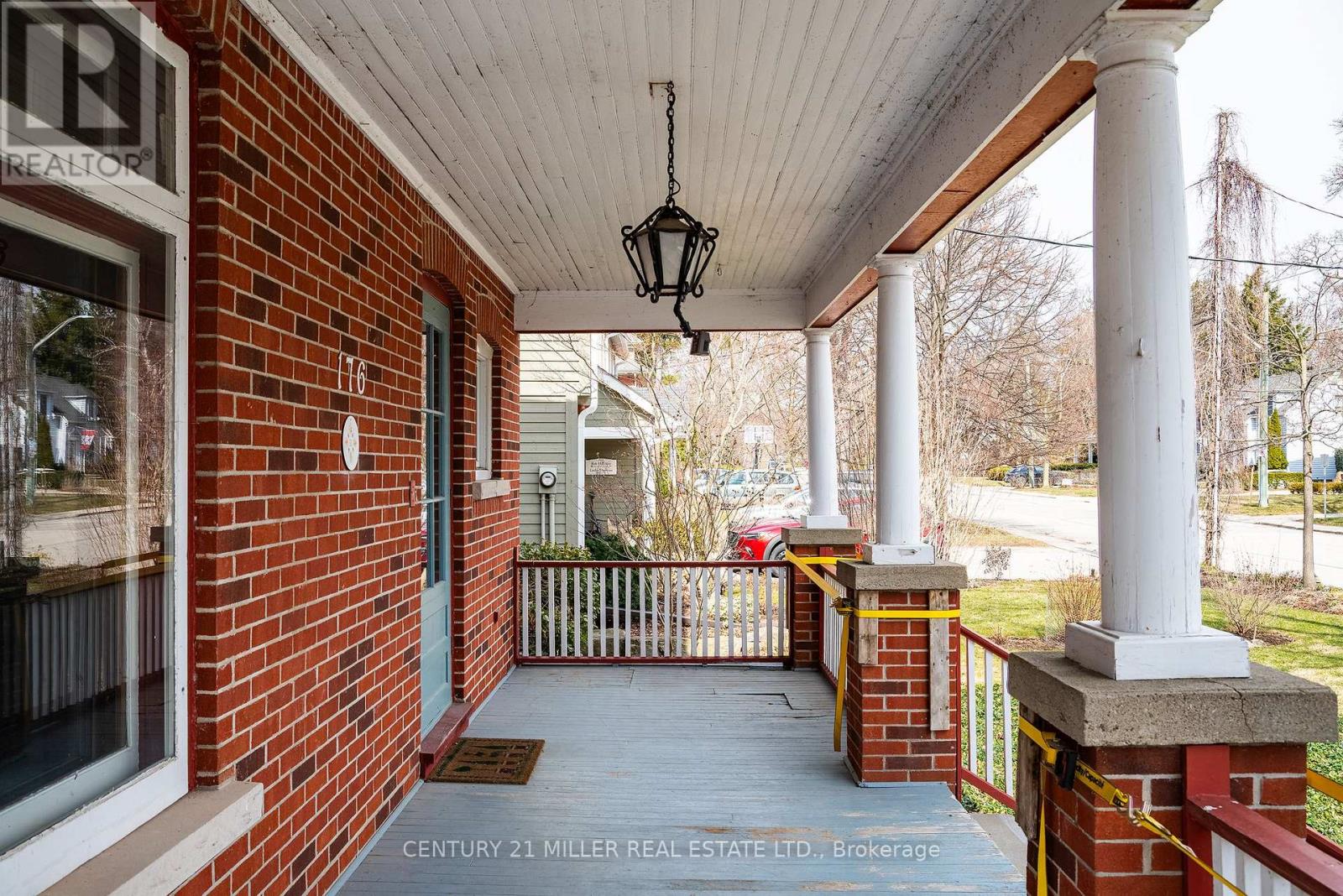 176 Douglas Avenue, Oakville, Ontario  L6J 3S1 - Photo 6 - W12945066