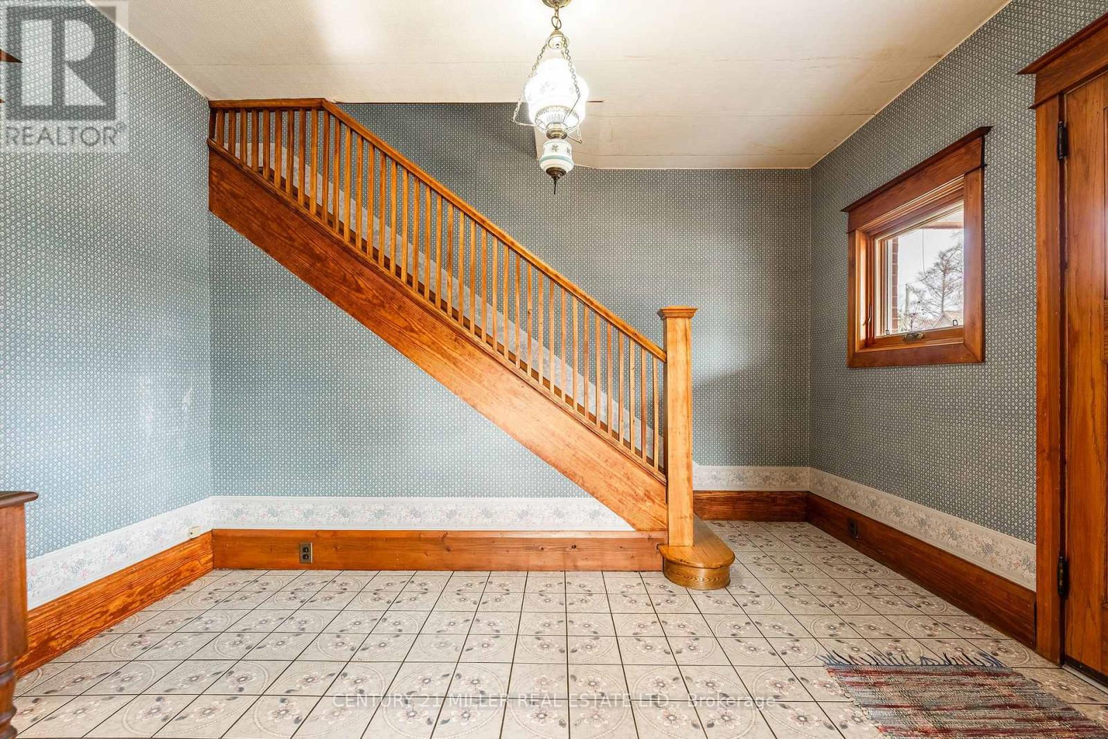 176 Douglas Avenue, Oakville, Ontario  L6J 3S1 - Photo 7 - W12945066