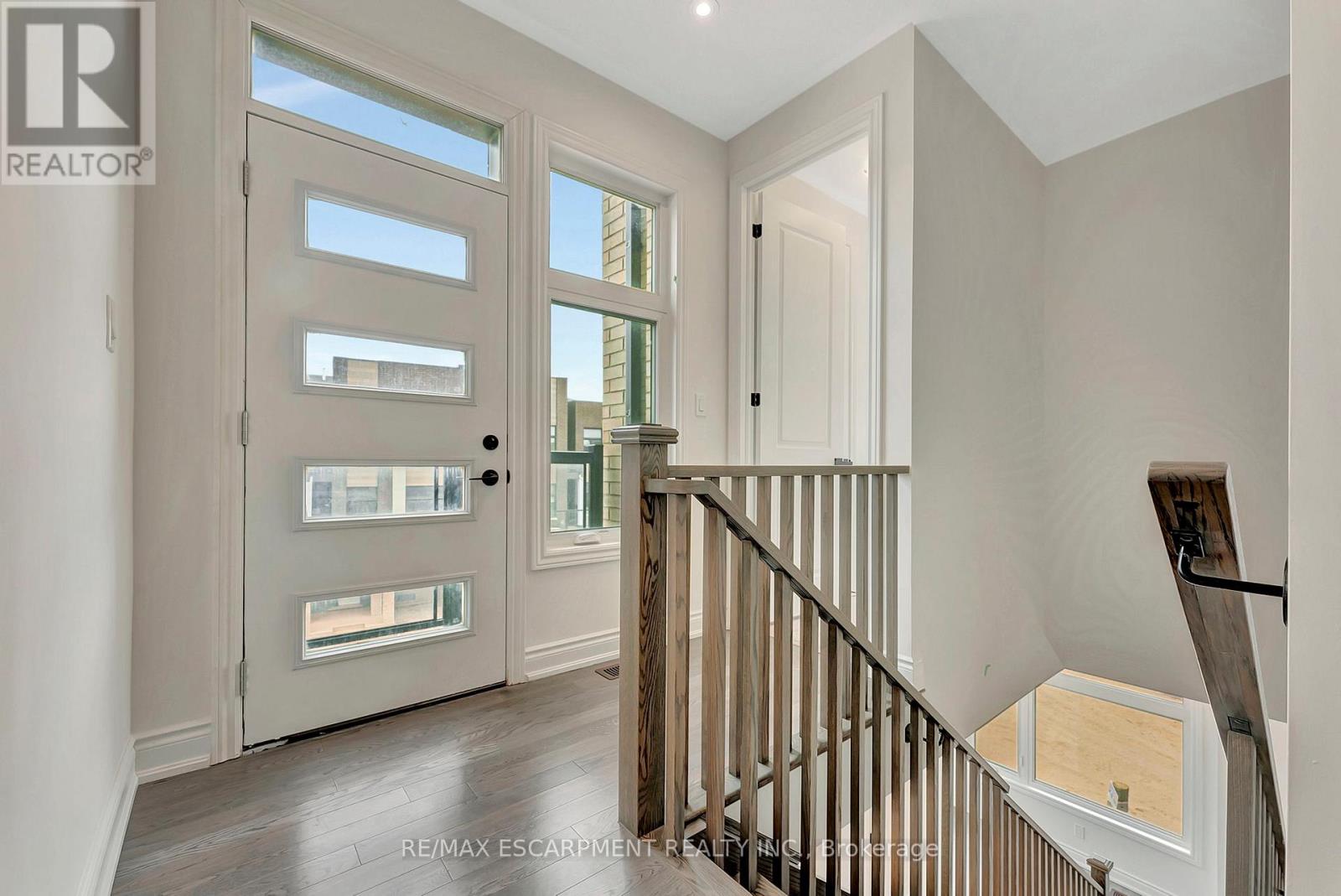 1404 Courtleigh Trail, Oakville, Ontario  L6H 7Y7 - Photo 22 - W12945148