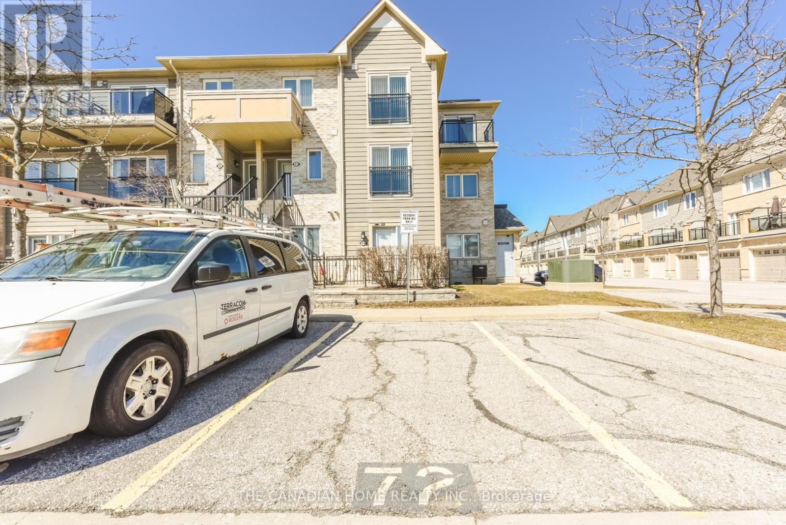 83 - 60 Fairwood Circle, Brampton, Ontario  L6R 0Y6 - Photo 2 - W12945180