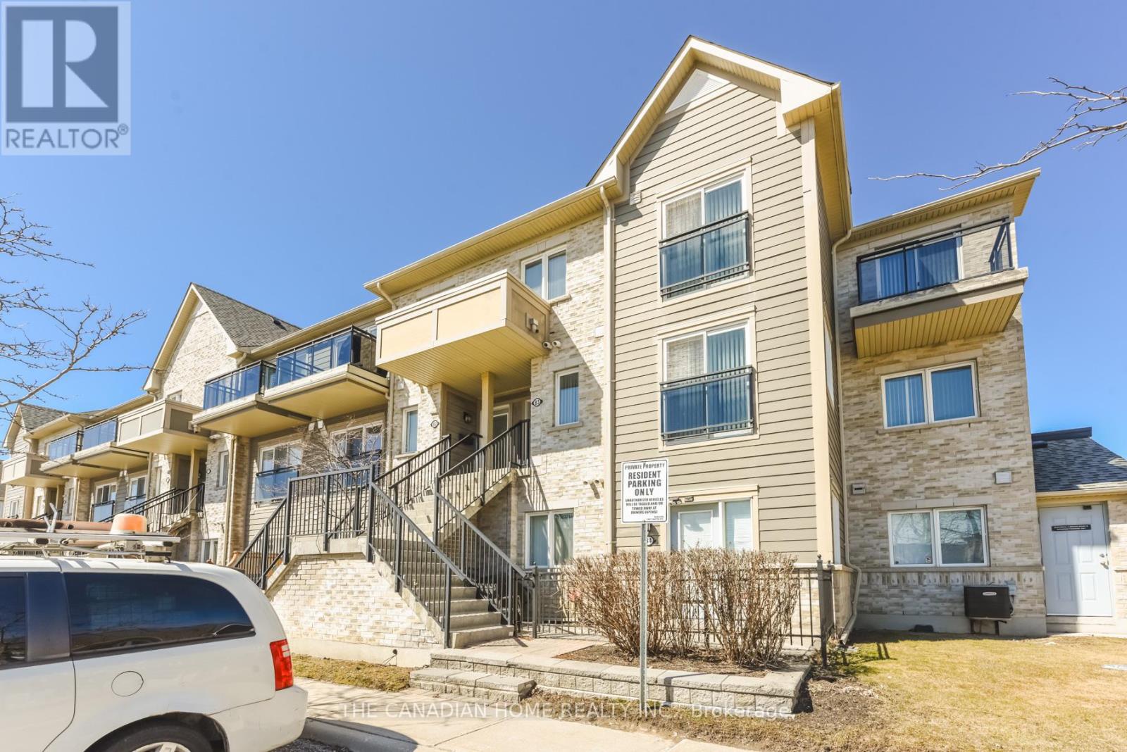 83 - 60 Fairwood Circle, Brampton, Ontario  L6R 0Y6 - Photo 4 - W12945180