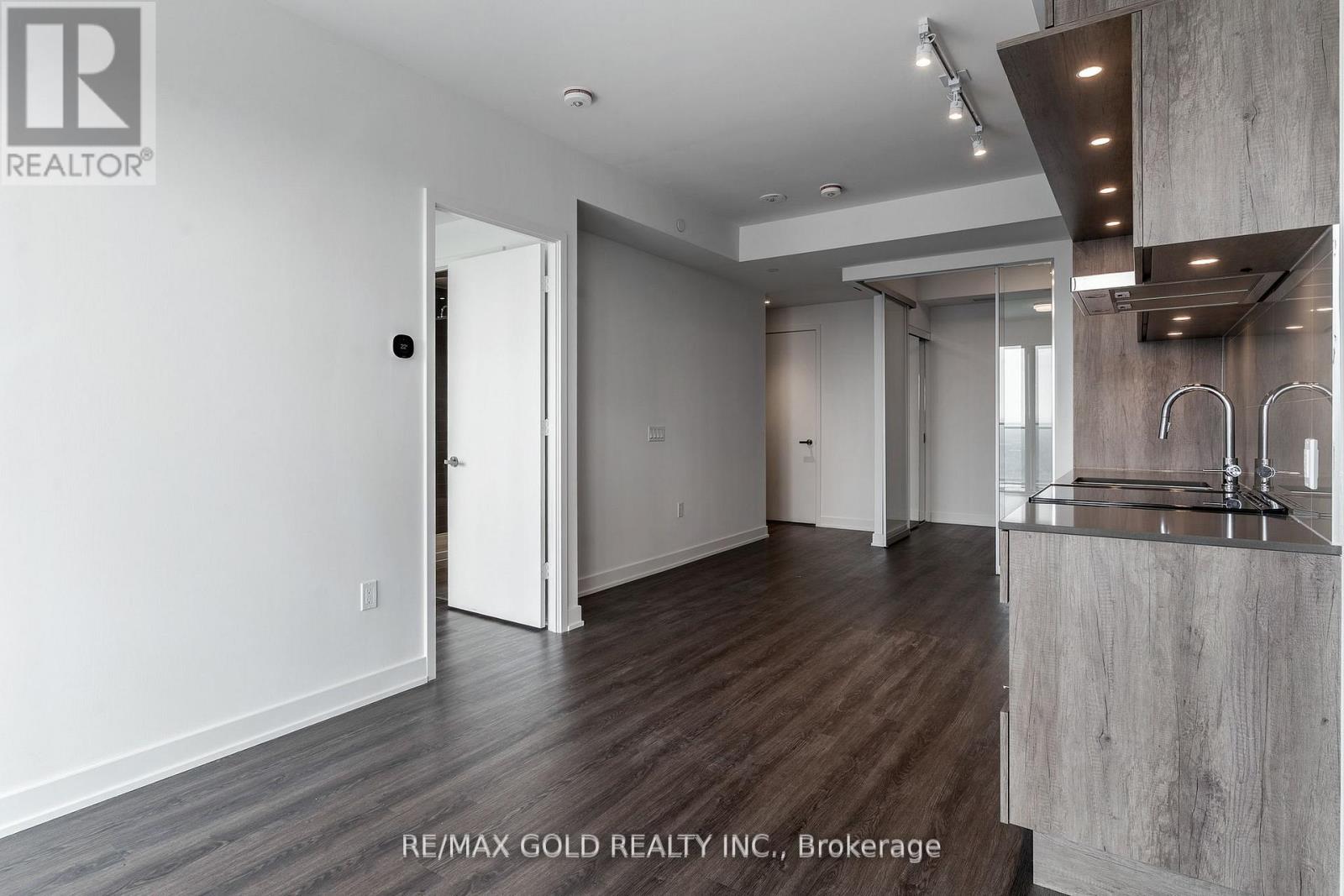 3401 - 448 Burnhamthorpe Road W, Mississauga, Ontario  L5B 4M6 - Photo 11 - W12945222