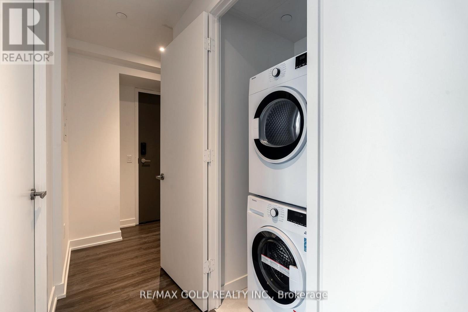 3401 - 448 Burnhamthorpe Road W, Mississauga, Ontario  L5B 4M6 - Photo 20 - W12945222