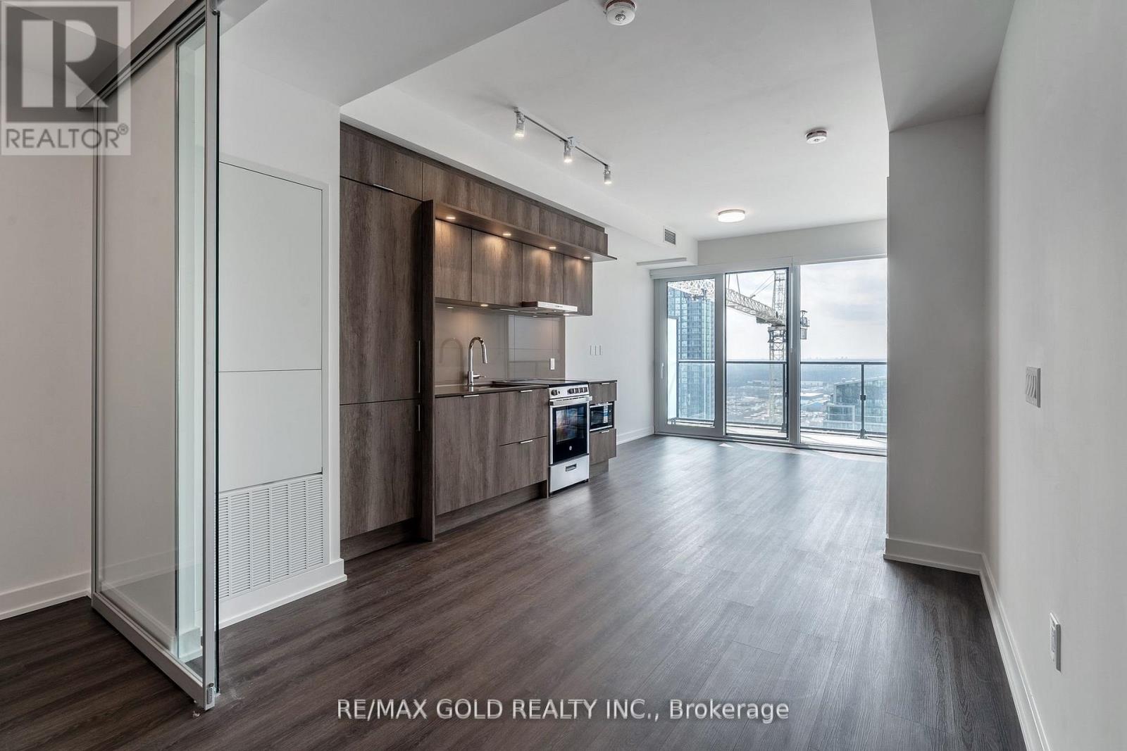 3401 - 448 Burnhamthorpe Road W, Mississauga, Ontario  L5B 4M6 - Photo 3 - W12945222